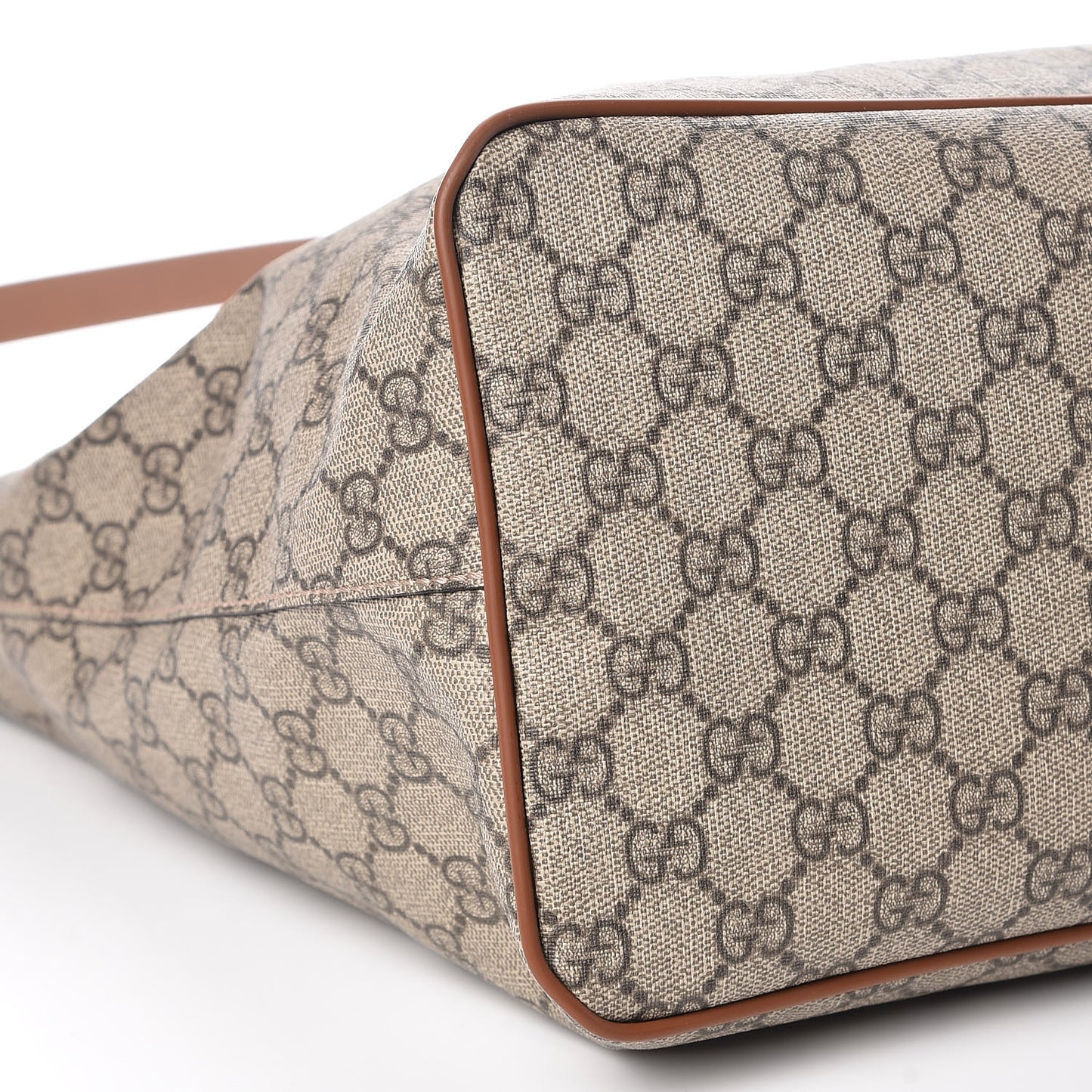 Soft GG Supreme Monogram Medium Crossbody Tote Beige Cuir