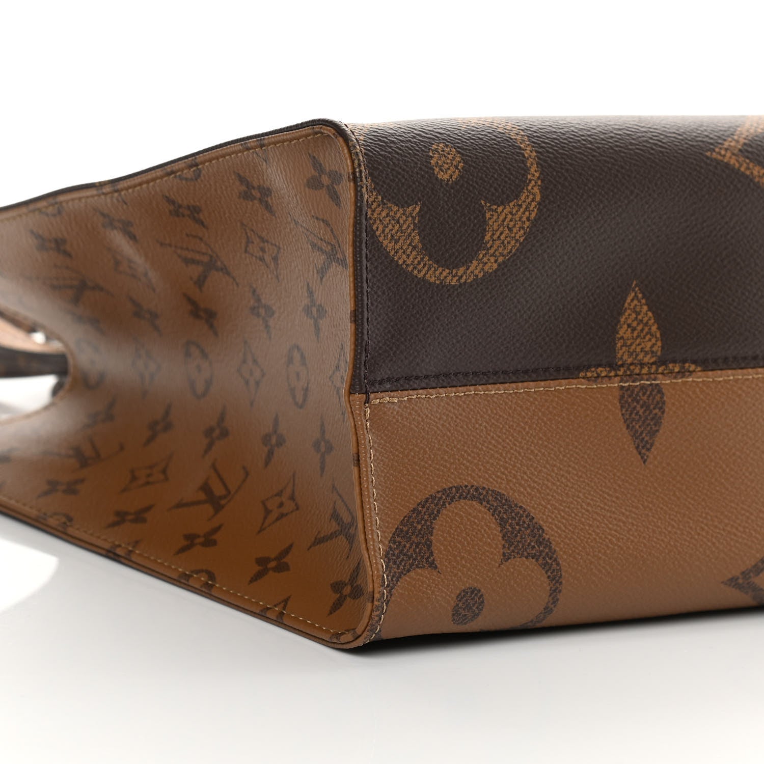 Louis Vuitton Reverse Monogram Giant Onthego MM 9 of 10