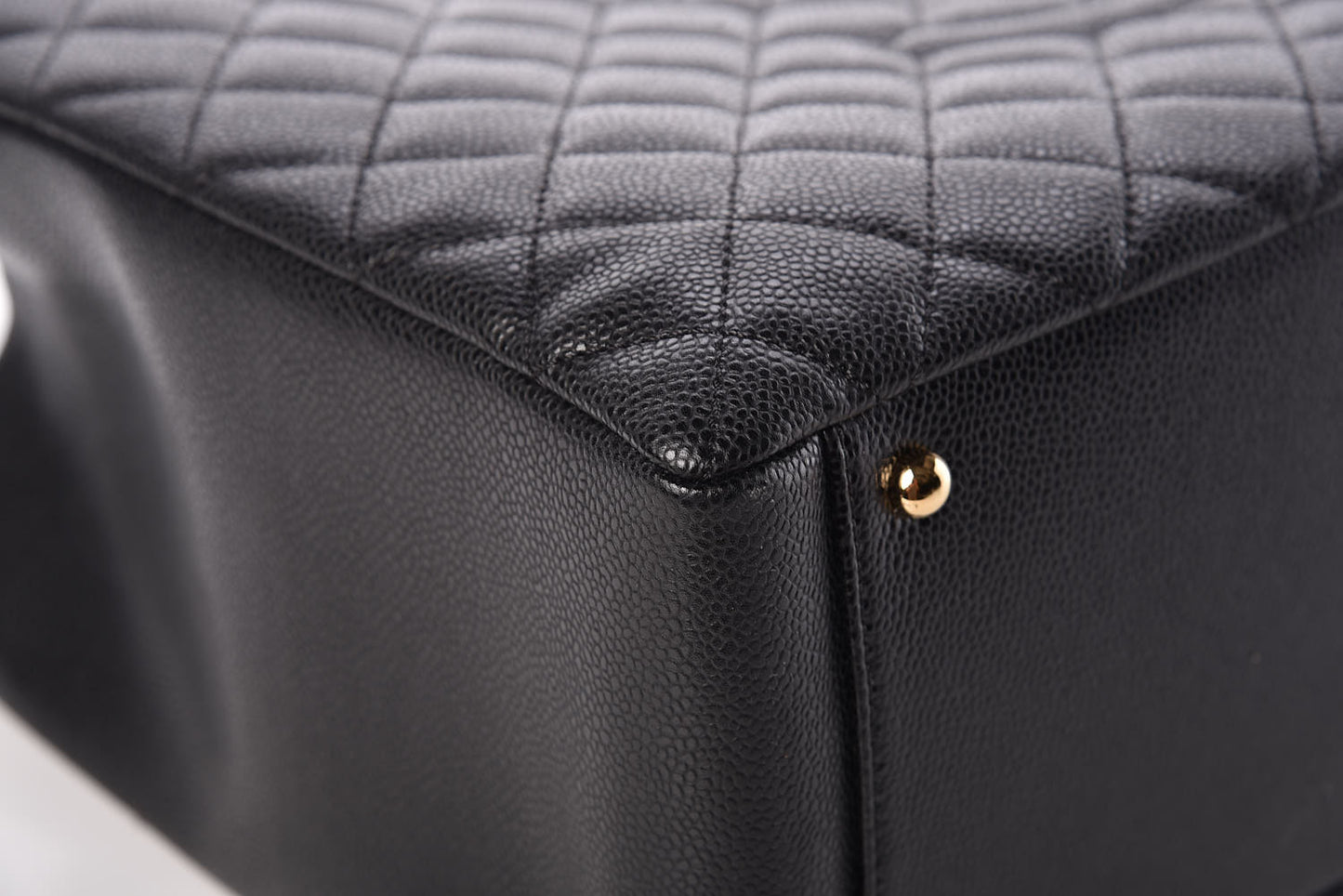 Caviar Quilted XL Grand Shopping Tote GST Black