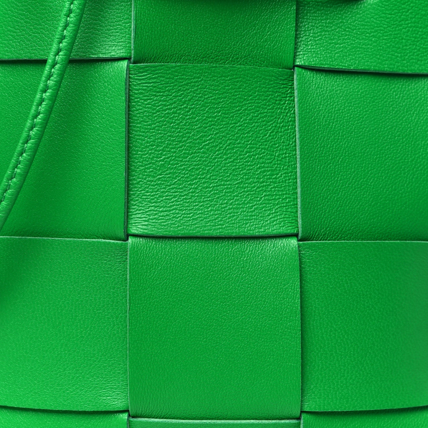 Bottega Veneta Nappa Maxi Intrecciato Small Cassette Bucket Bag Parakeet 7 of 10