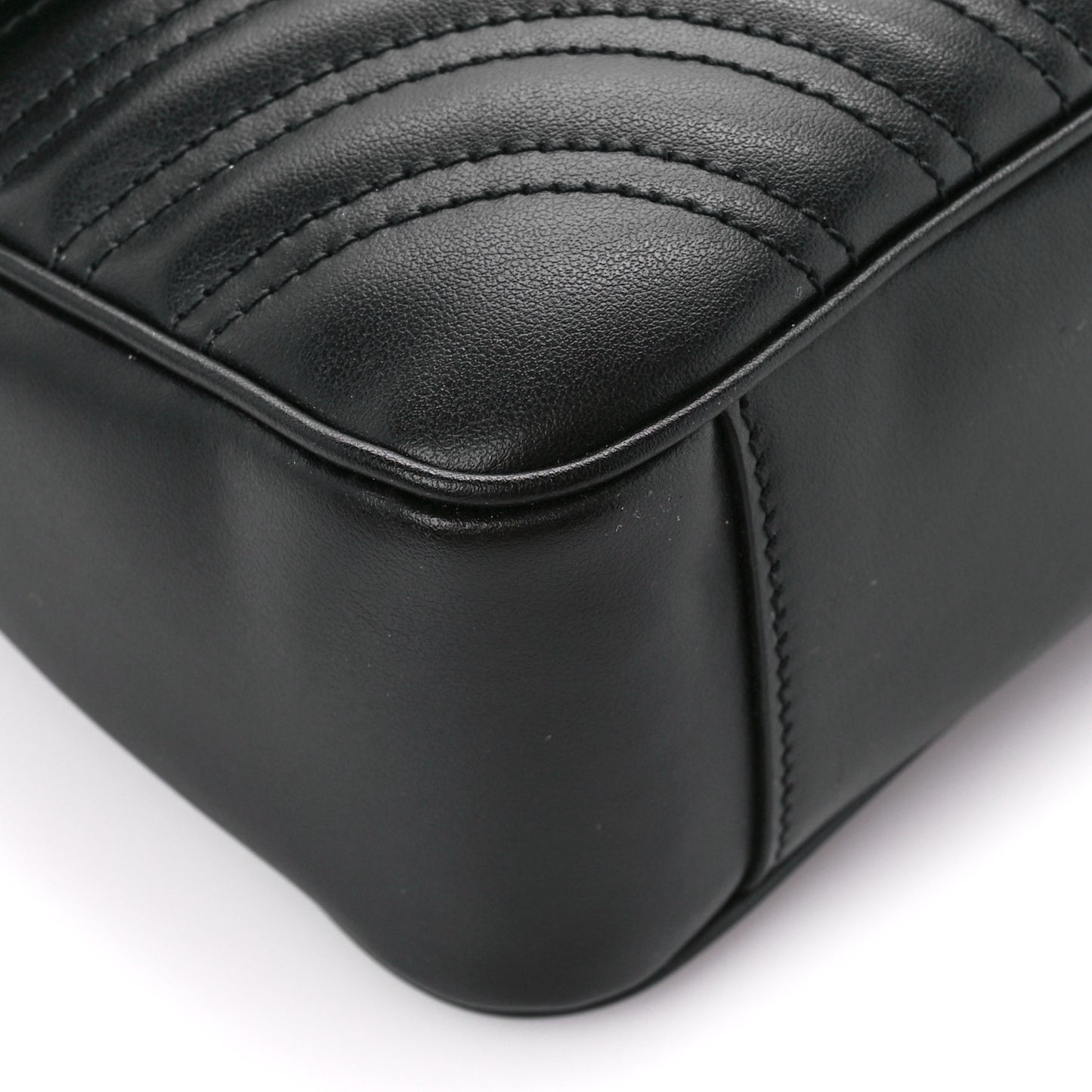 Calfskin Matelasse Monochrome Small GG Marmont Shoulder Bag Black
