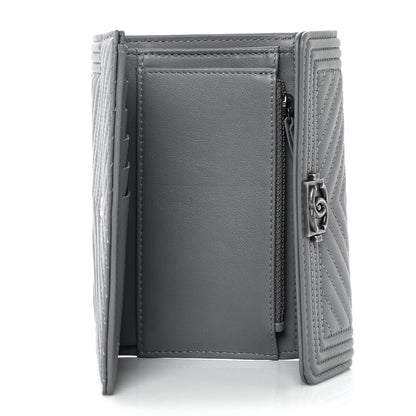 Chanel Calfskin Chevron Quilted Medium Boy Flap Wallet Grey 5 of 11