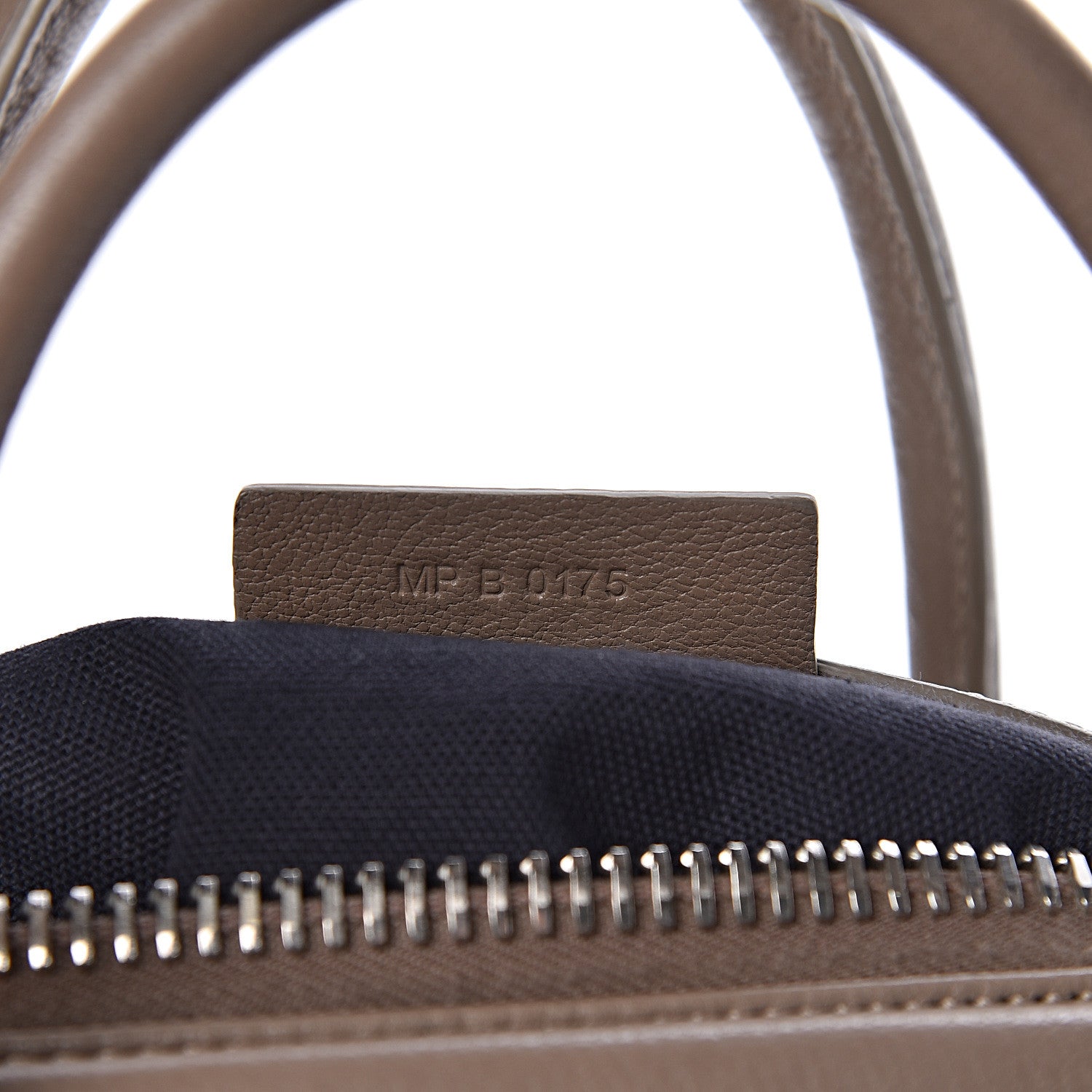 Givenchy Sugar Goatskin Medium Antigona Sand 9 of 21