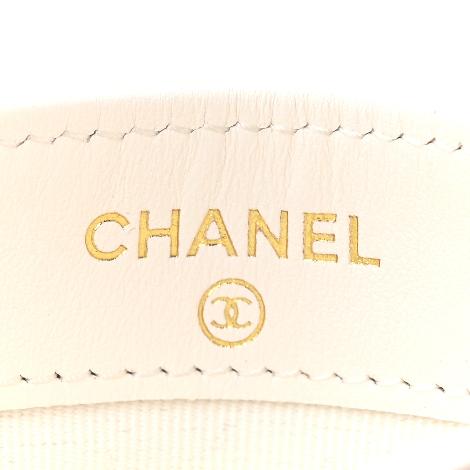 Chanel Caviar Quilted Crystal Card Holder White 1921146 – FASHIONPHILE