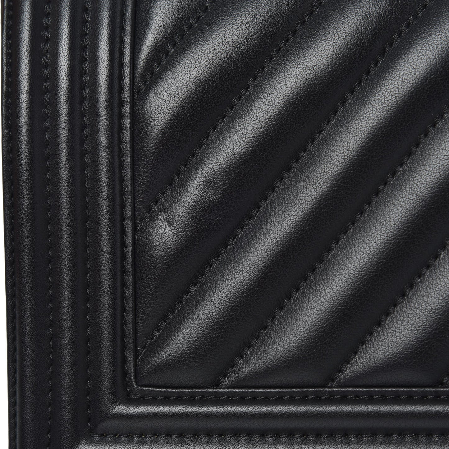 Lambskin Chevron Quilted Medium Boy Flap Black