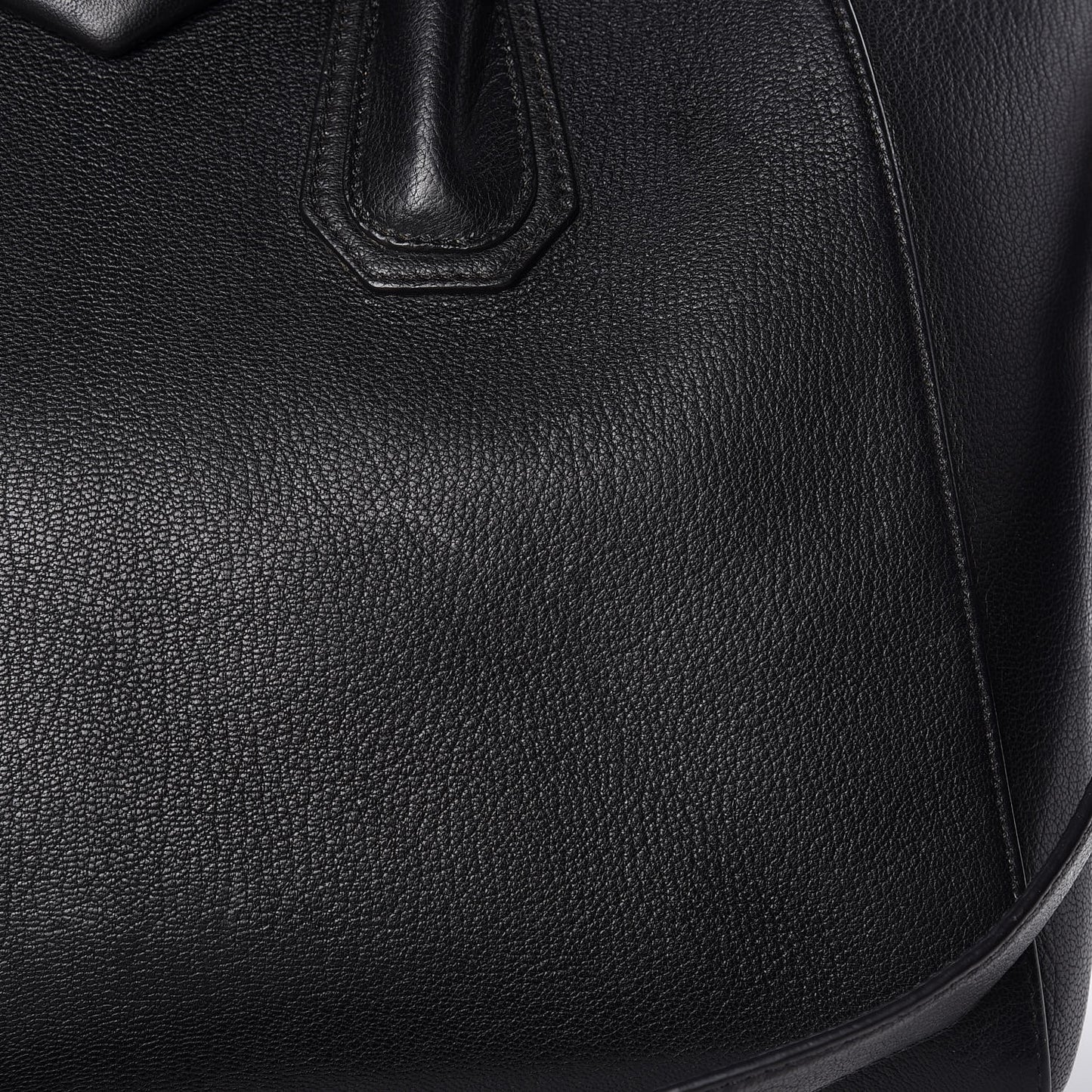 Sugar Goatskin Medium Antigona Black