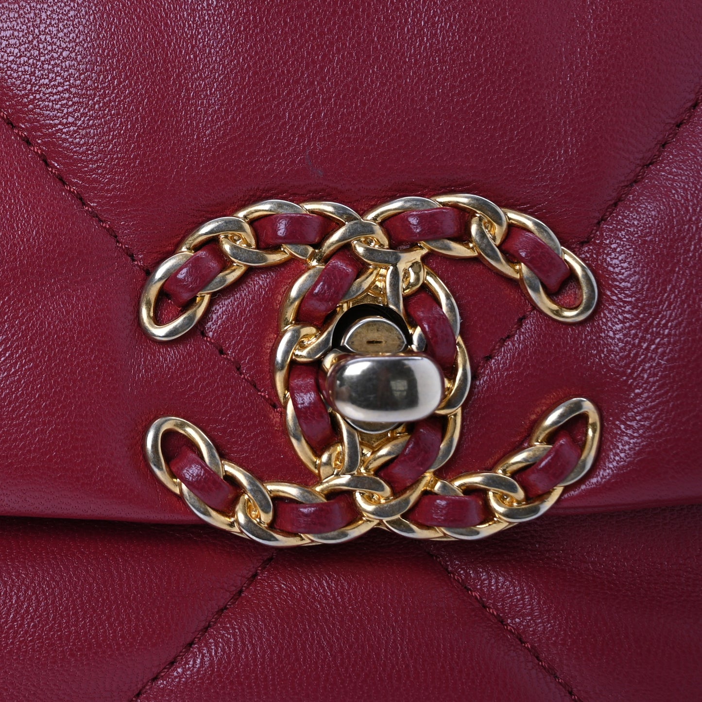 Goatskin Quilted Medium Chanel 19 Flap Red