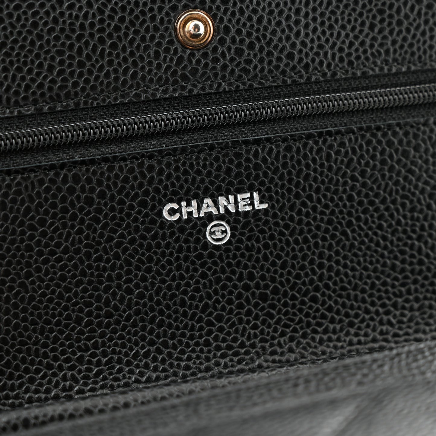 Caviar Quilted Wallet on Chain WOC Black