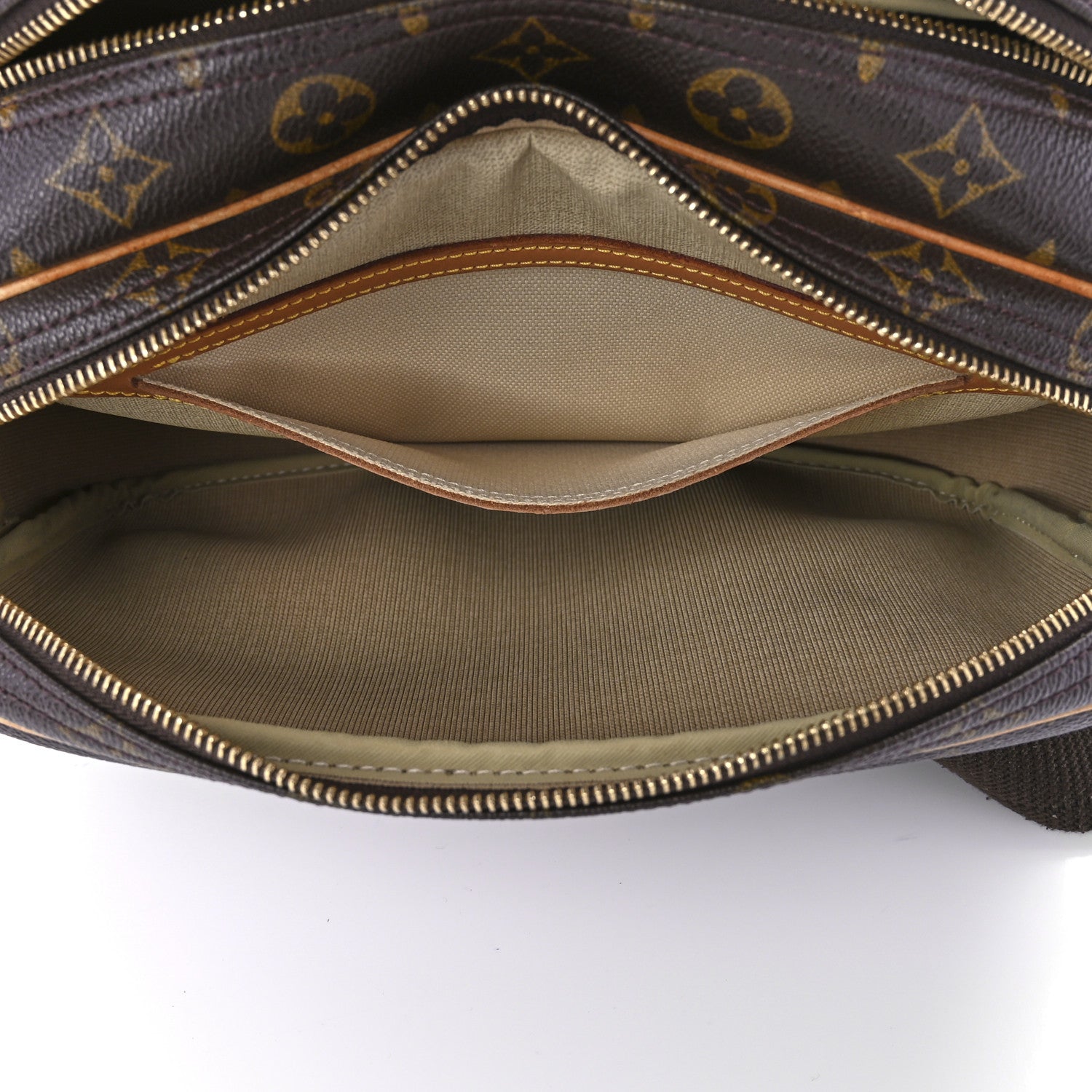 Louis Vuitton Monogram Reporter PM 6 of 9