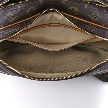 Louis Vuitton Monogram Reporter PM 6 of 9