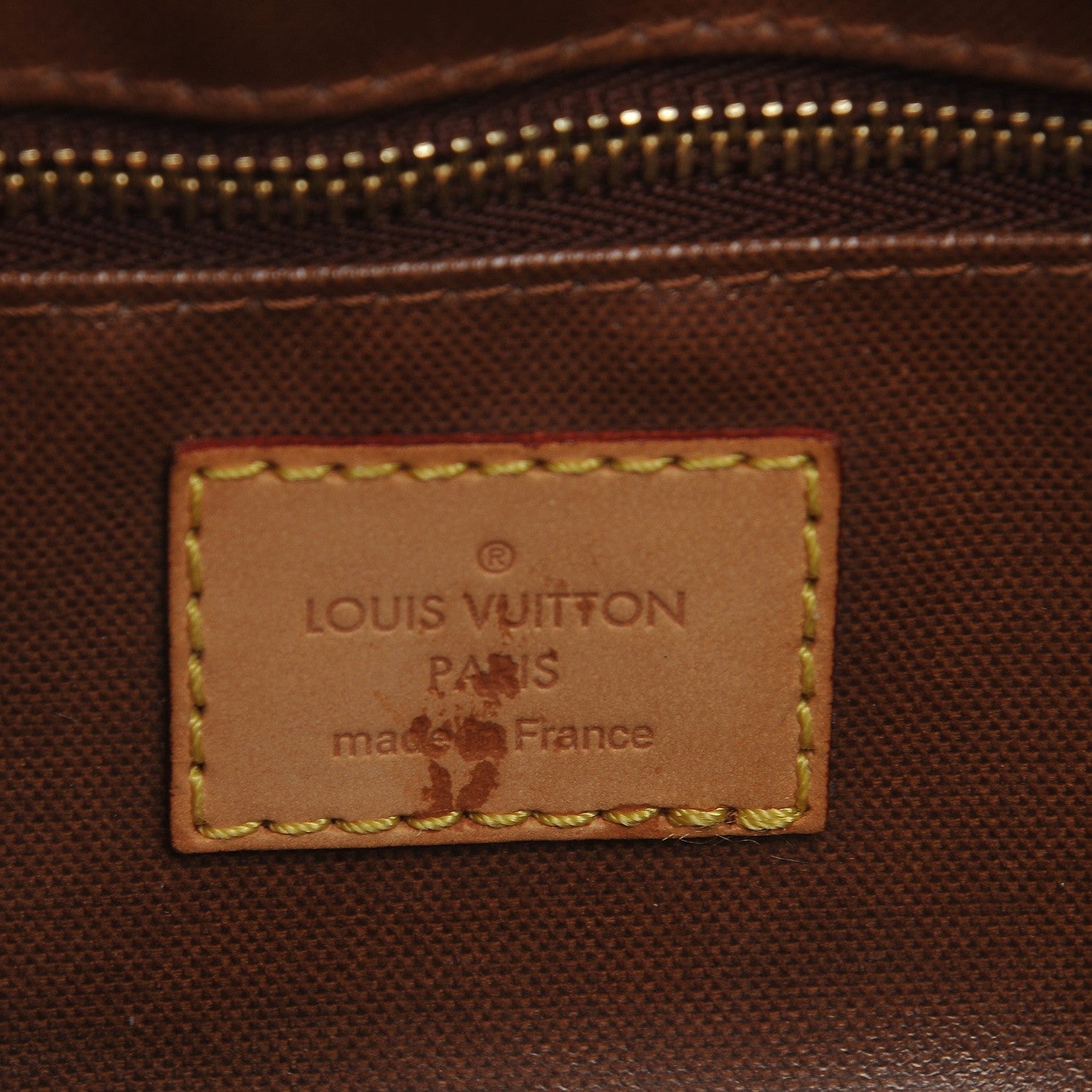 Louis Vuitton Monogram Toiletry 25 6 of 8