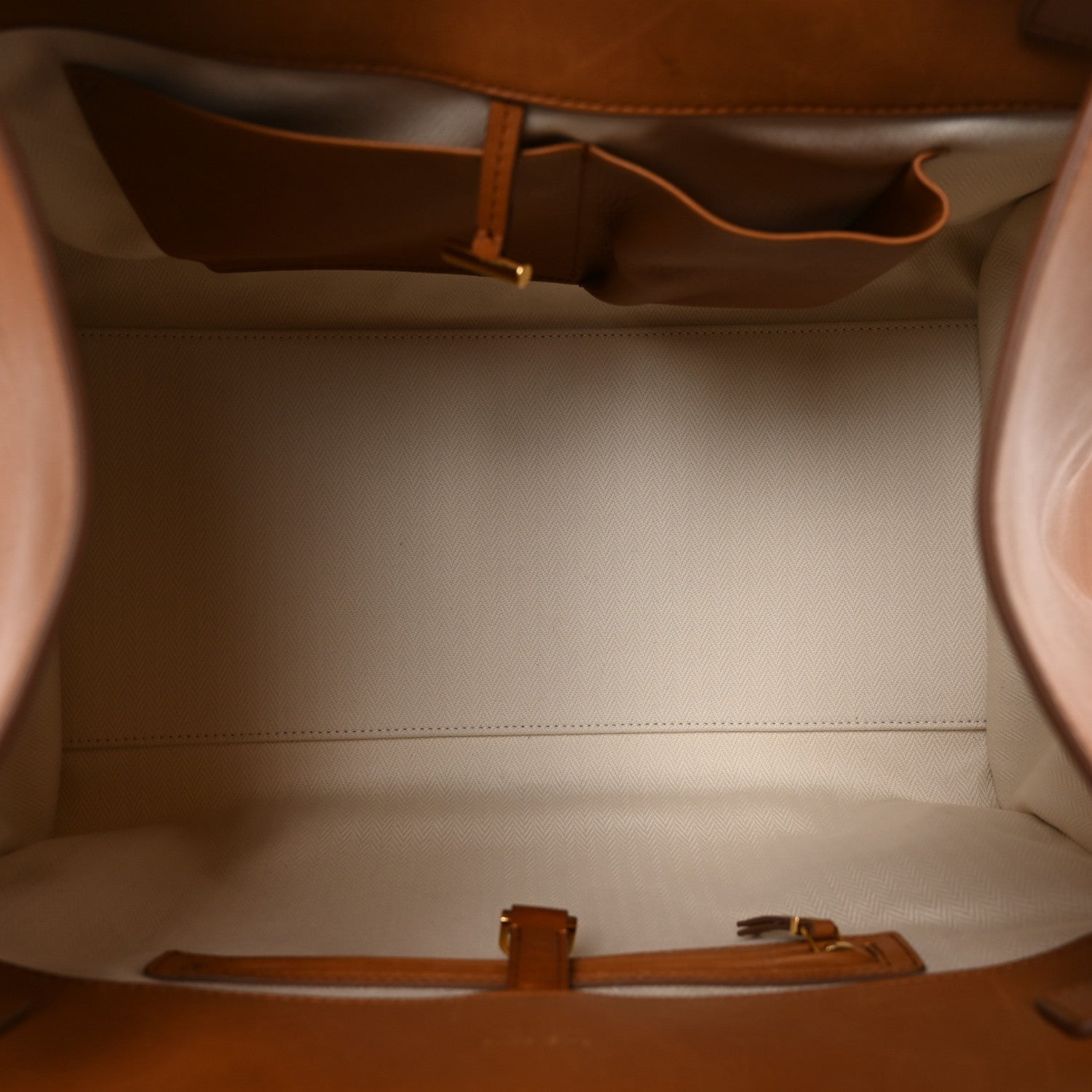 The Row Polished Saddle Calfskin Soft Margaux 15 Cuir 5 of 10