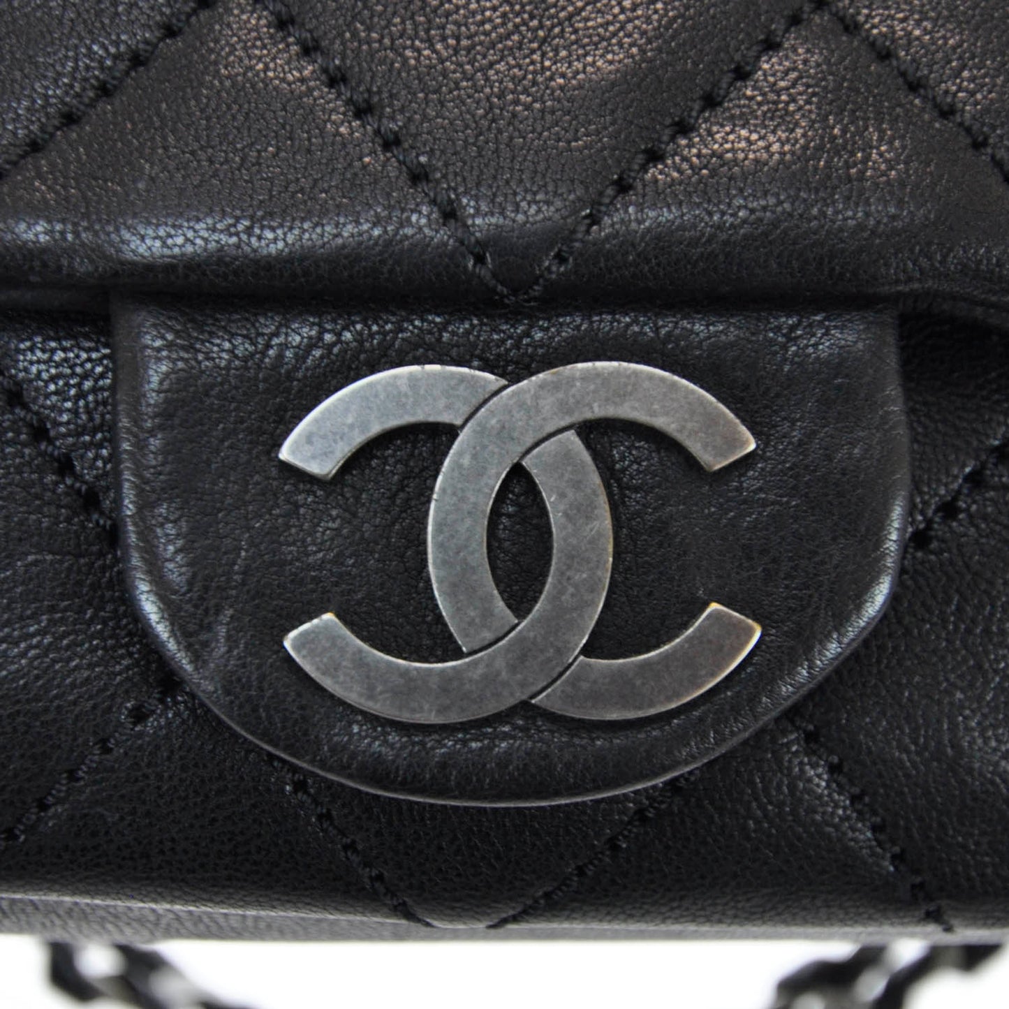 Leather Modern Chain Flap Black