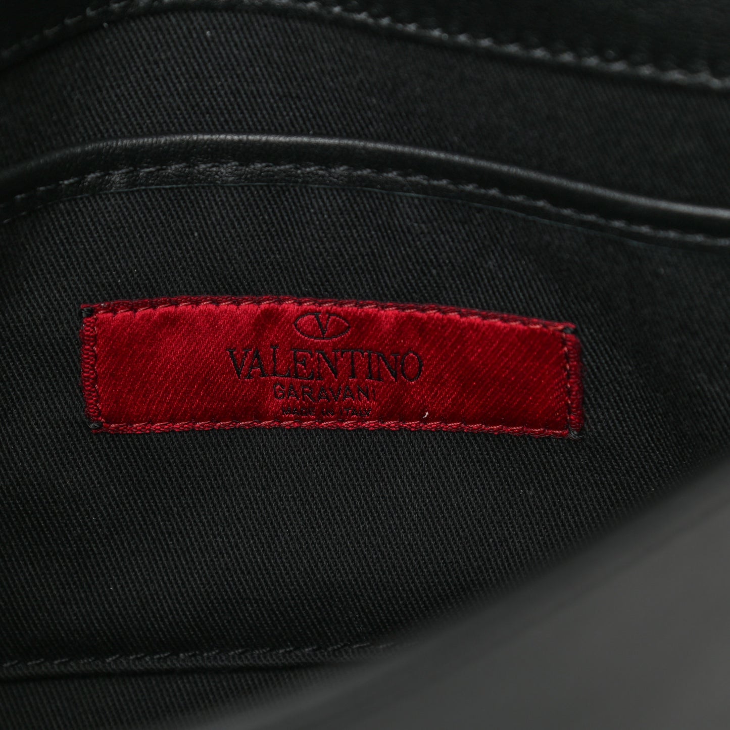 Vitello Monochrome Medium Rockstud Flip Lock Crossbody Bag Black