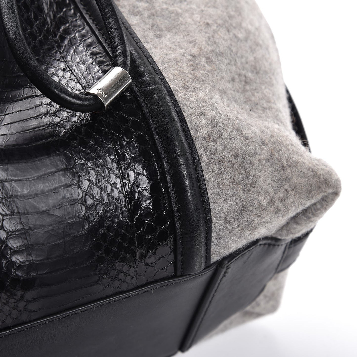 Elaphe Felt Drawstring Bucket Black