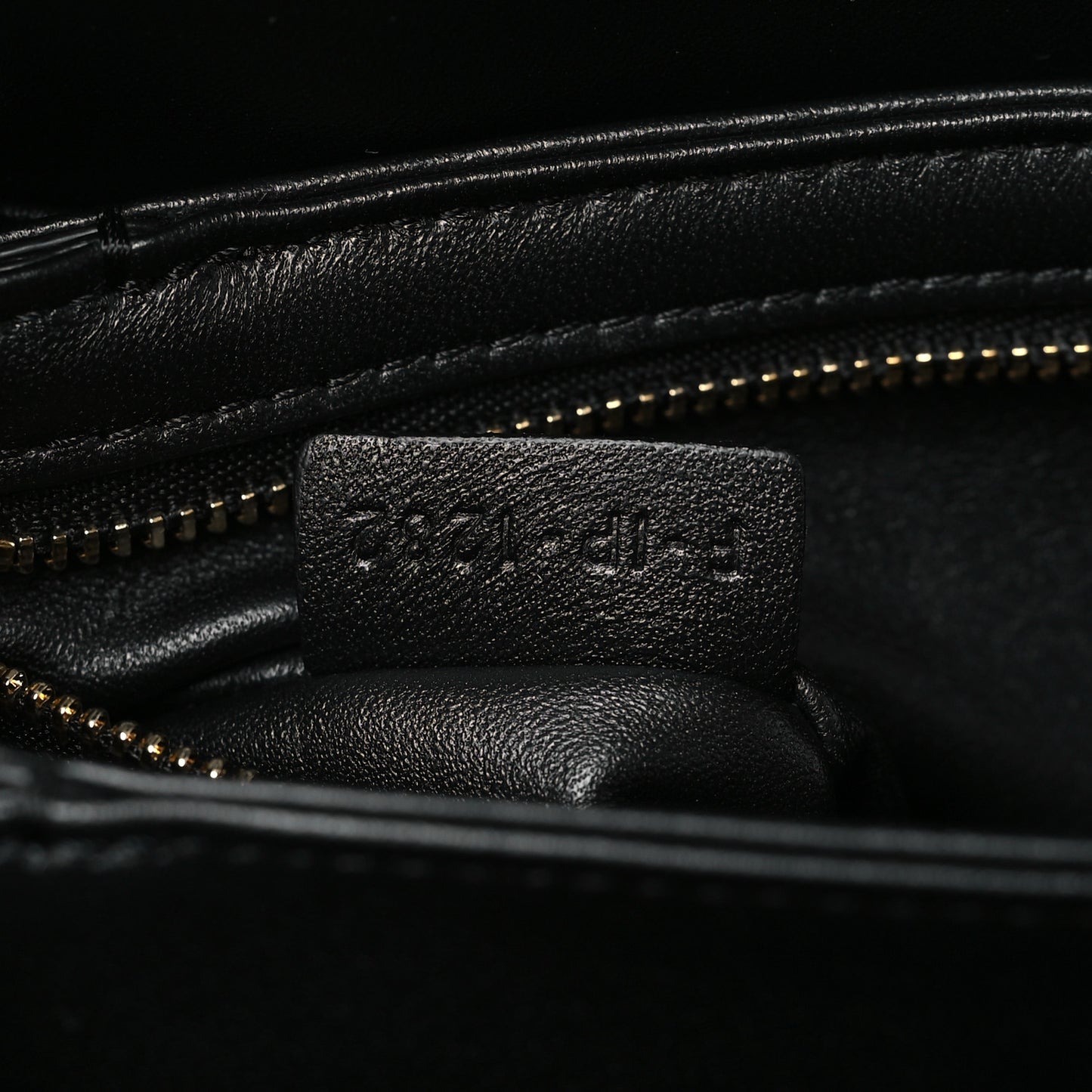 Shiny Calfskin Medium Triomphe Black