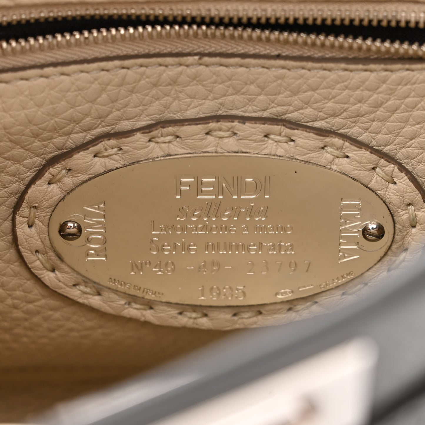Cuoio Romano Selleria Bi-Color Mini Peekaboo Iconic Satchel Asfalto Latte