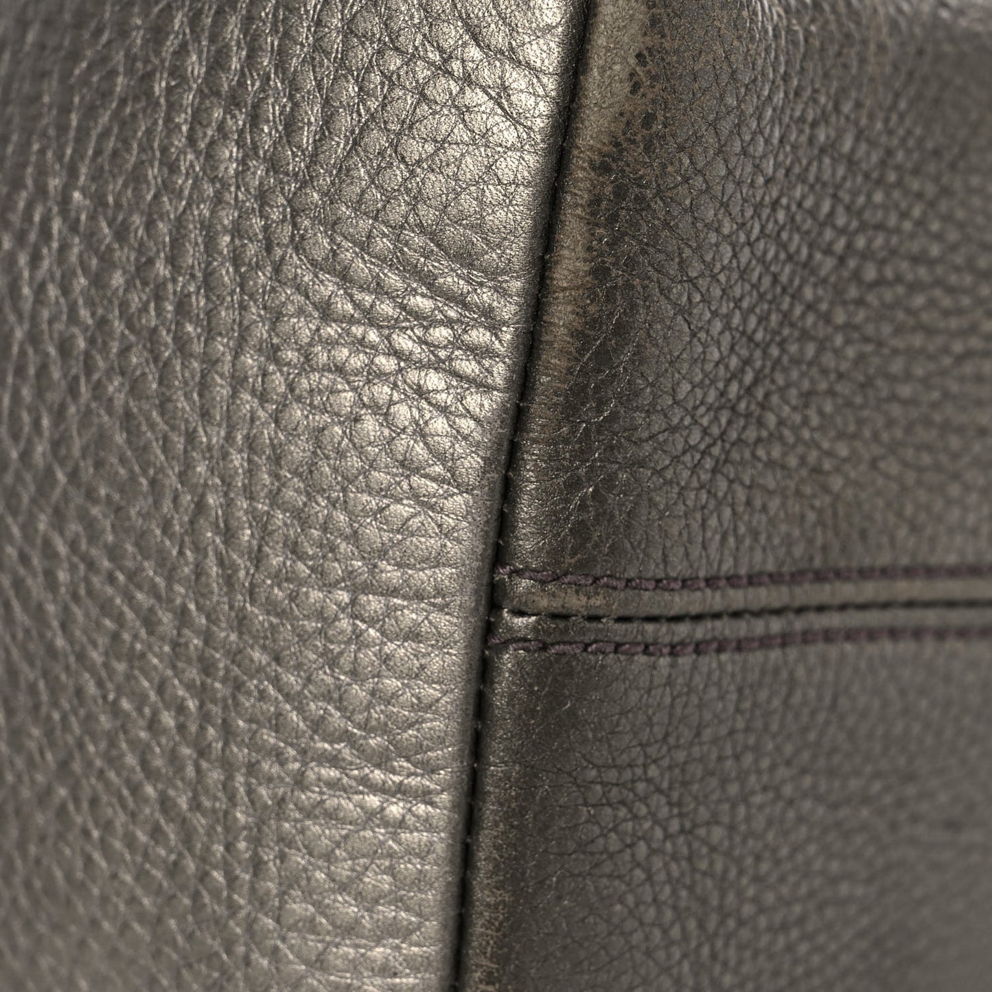 Metallic Pebbled Calfskin Medium Soho Chain Shoulder Bag Sasso