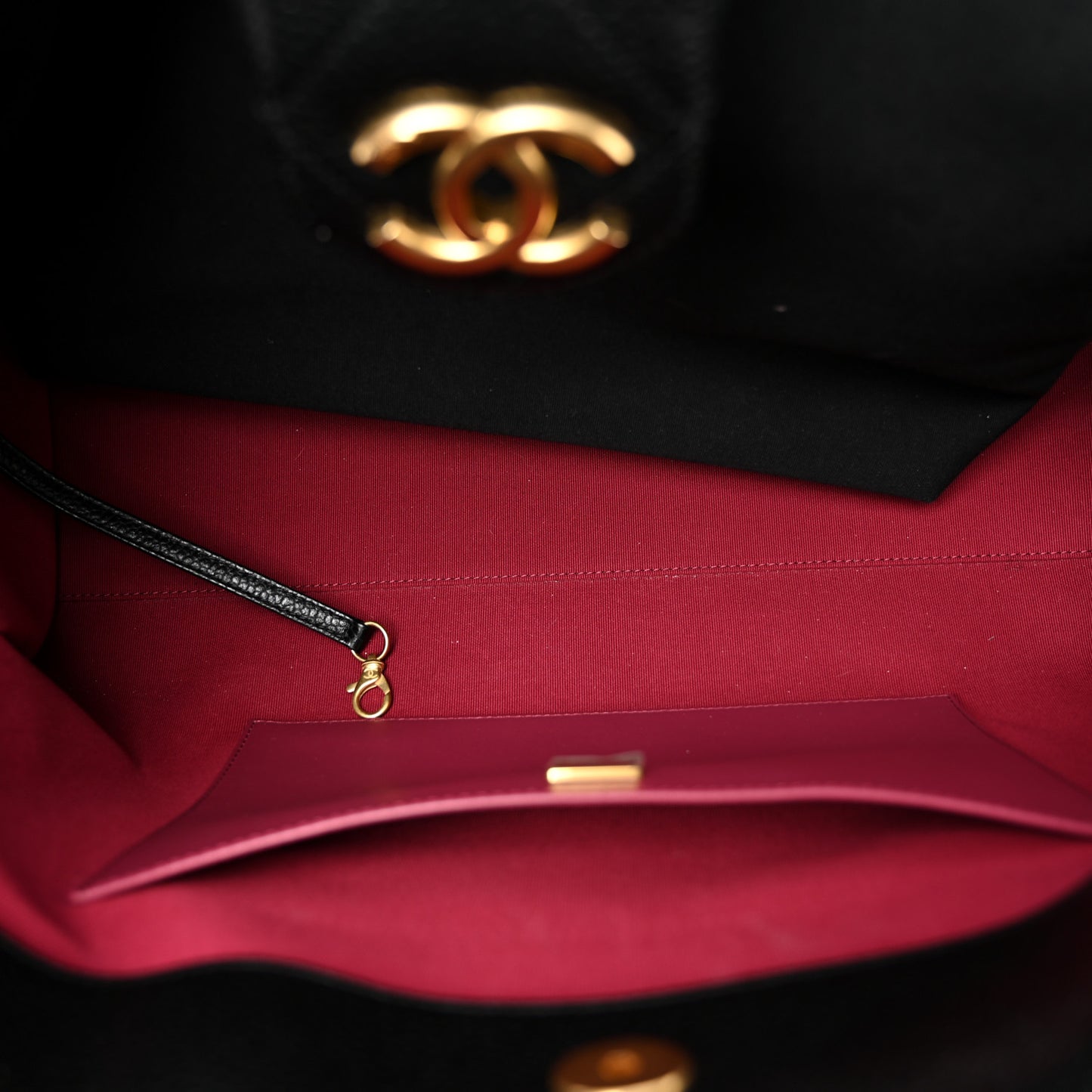 Metallic Grained Calfskin Quilted Shopping Tote Black