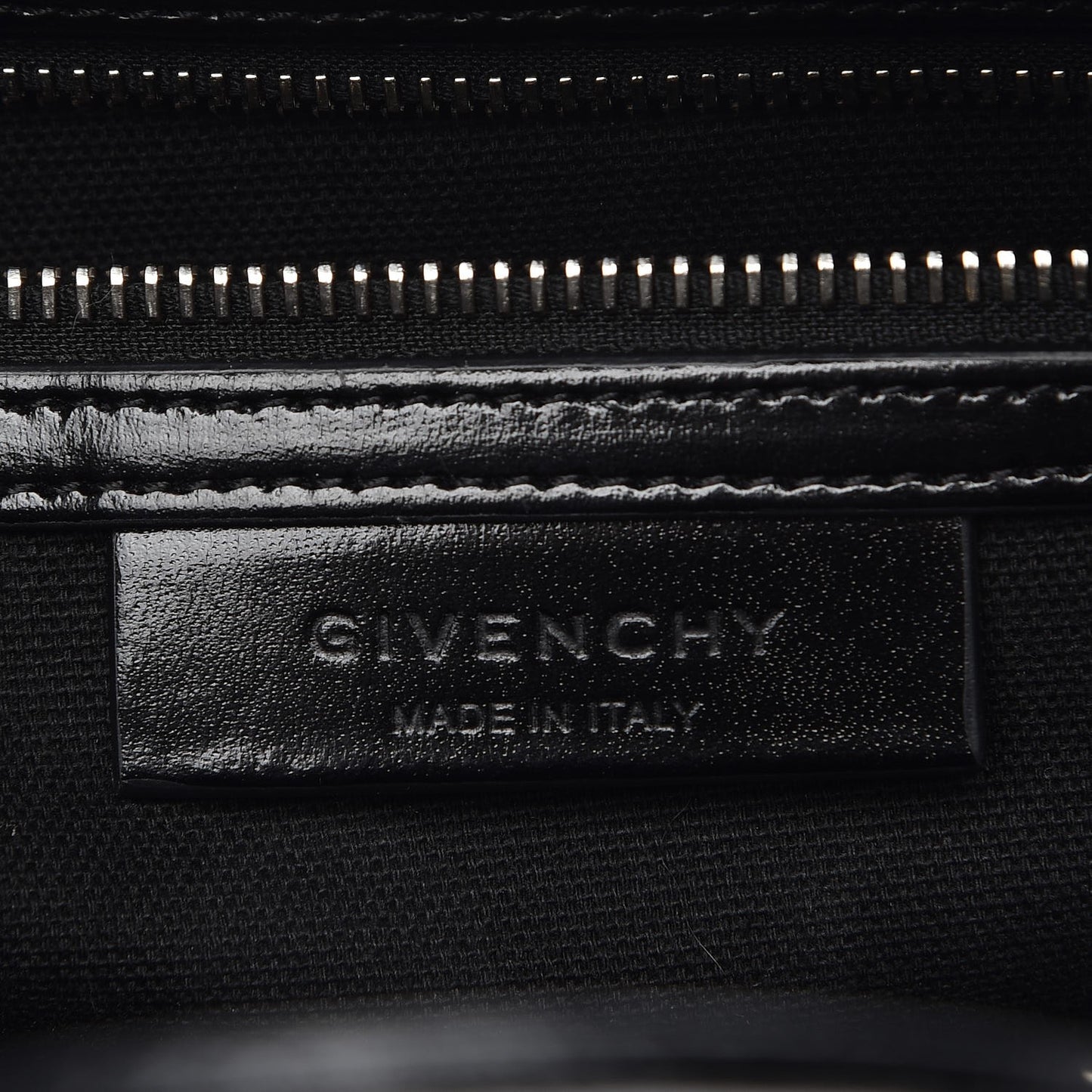 Shiny Lord Calfskin Medium Antigona Black