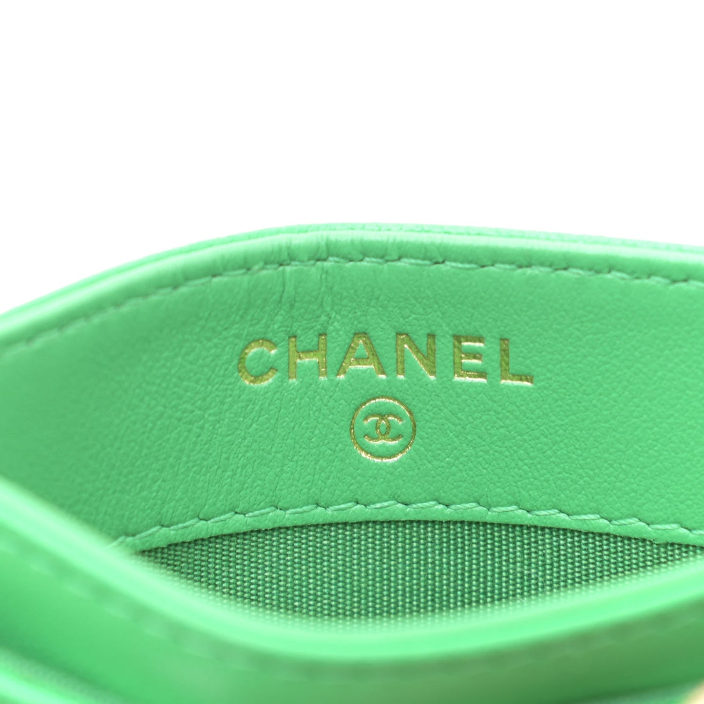 Lambskin Quilted Chanel 19 Card Holder Green
