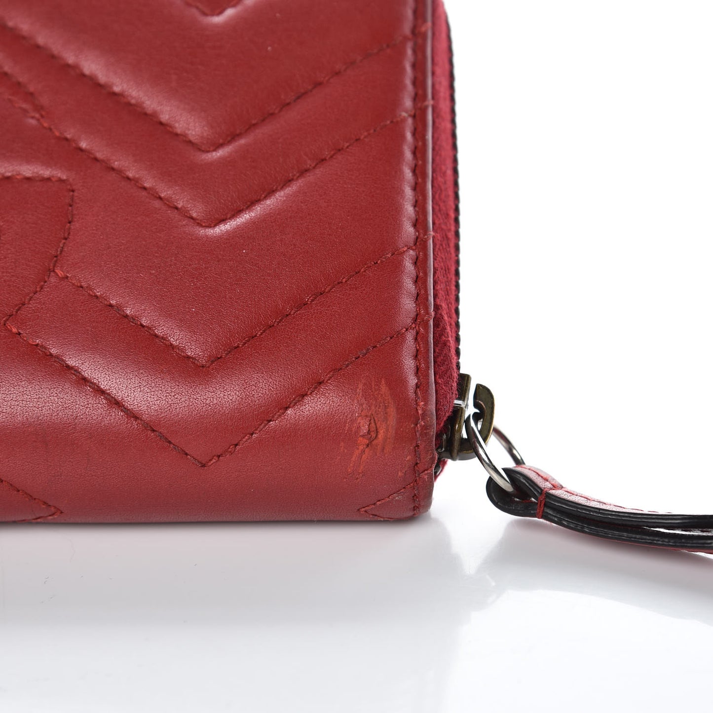 Calfskin Matelasse GG Marmont Zip Around Wallet Hibiscus Red