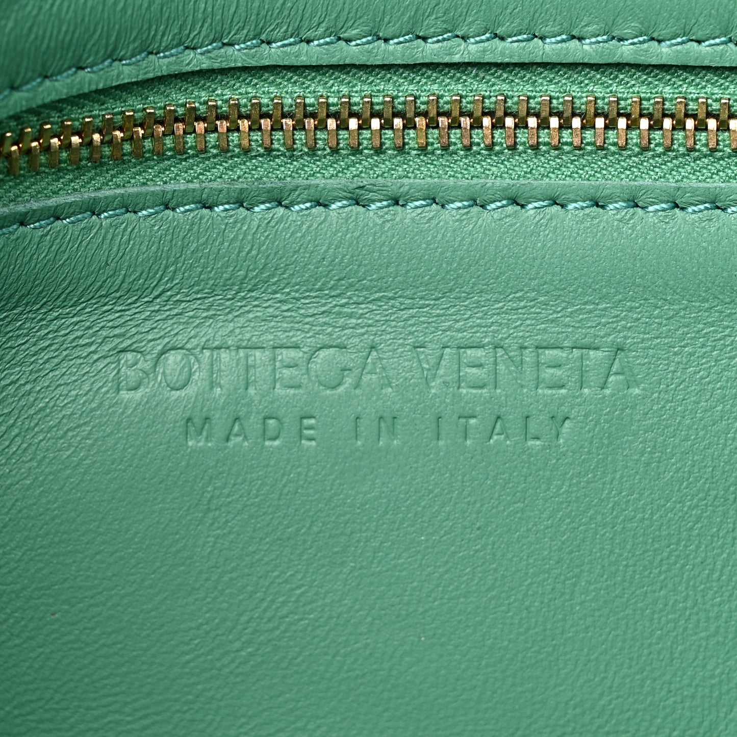 Lambskin Maxi Intrecciato Small Cassette Crossbody Bag Mermaid