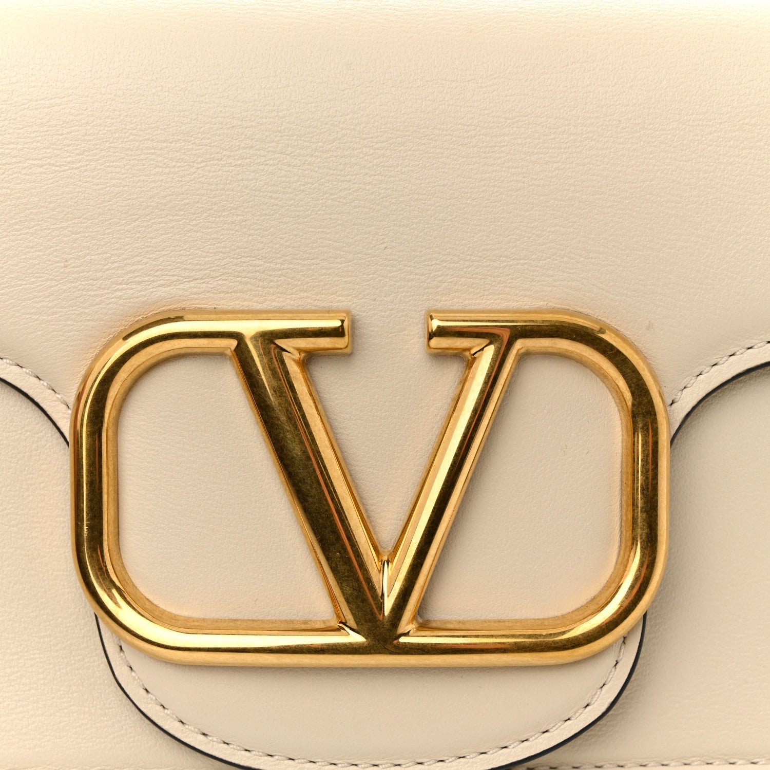Valentino Garavani Calfskin Vlogo Loco Shoulder Bag Light Ivory