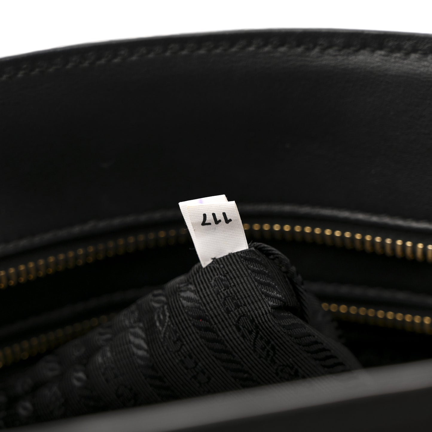 Saffiano City Calfskin Medium Esplanade Tote Black