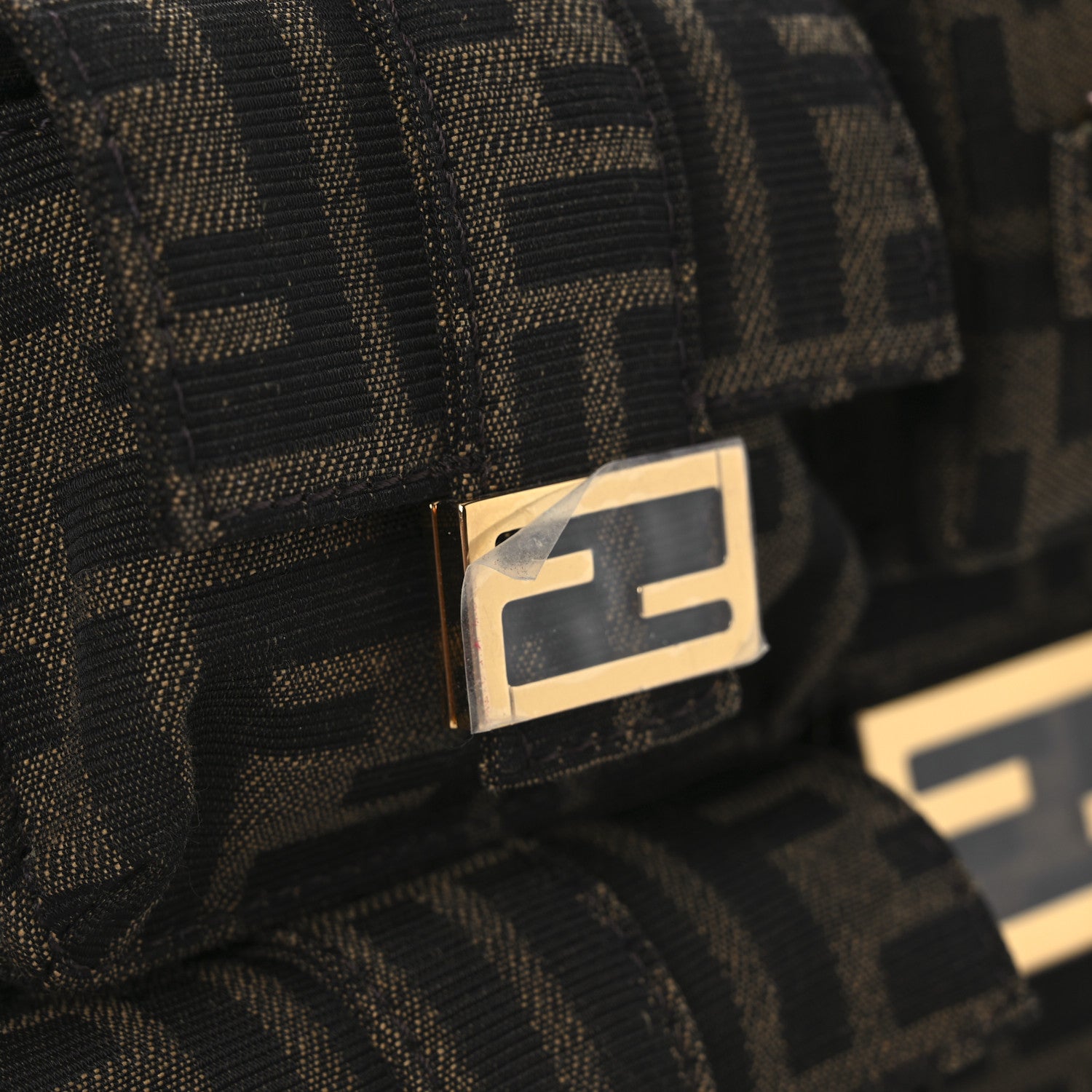 FENDIバッグ Fendi Fabric Jacquard FF 1974 Multipocket Baguette Tobacco Moro