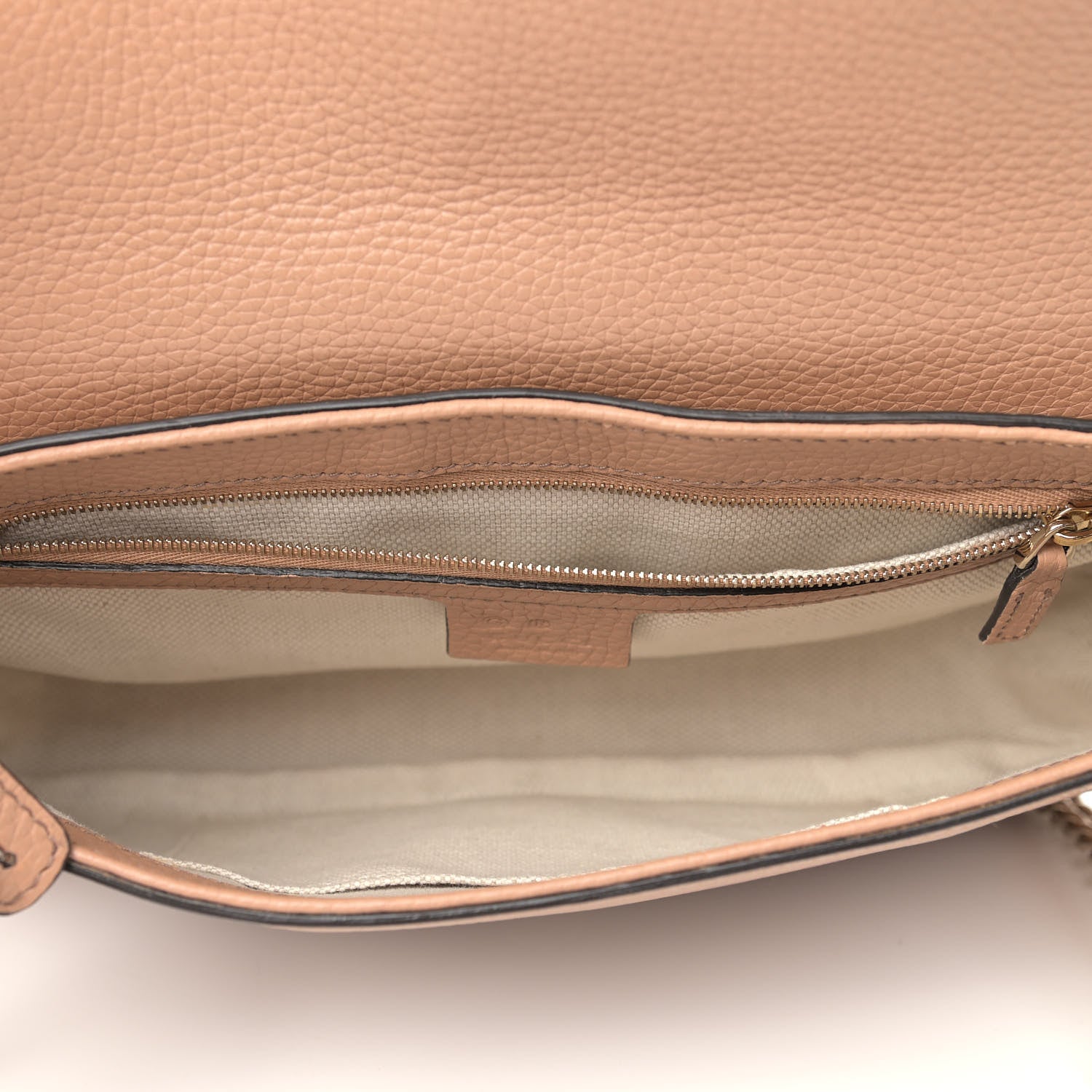 Gucci Pebbled Calfskin Medium Soho Flap Crossbody Camelia 5 of 10