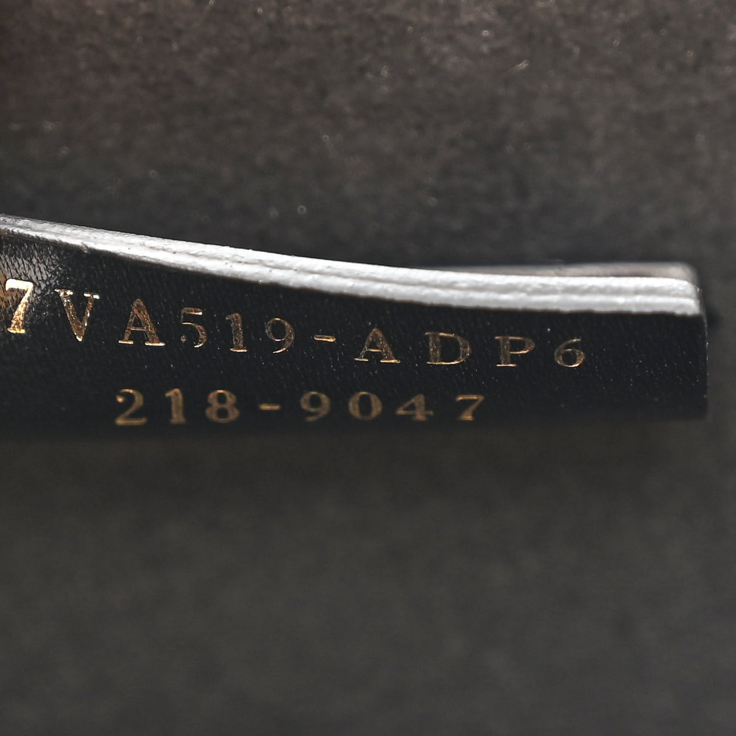 Vitello Fluffy Logo Vertical Box Yellow Box Black