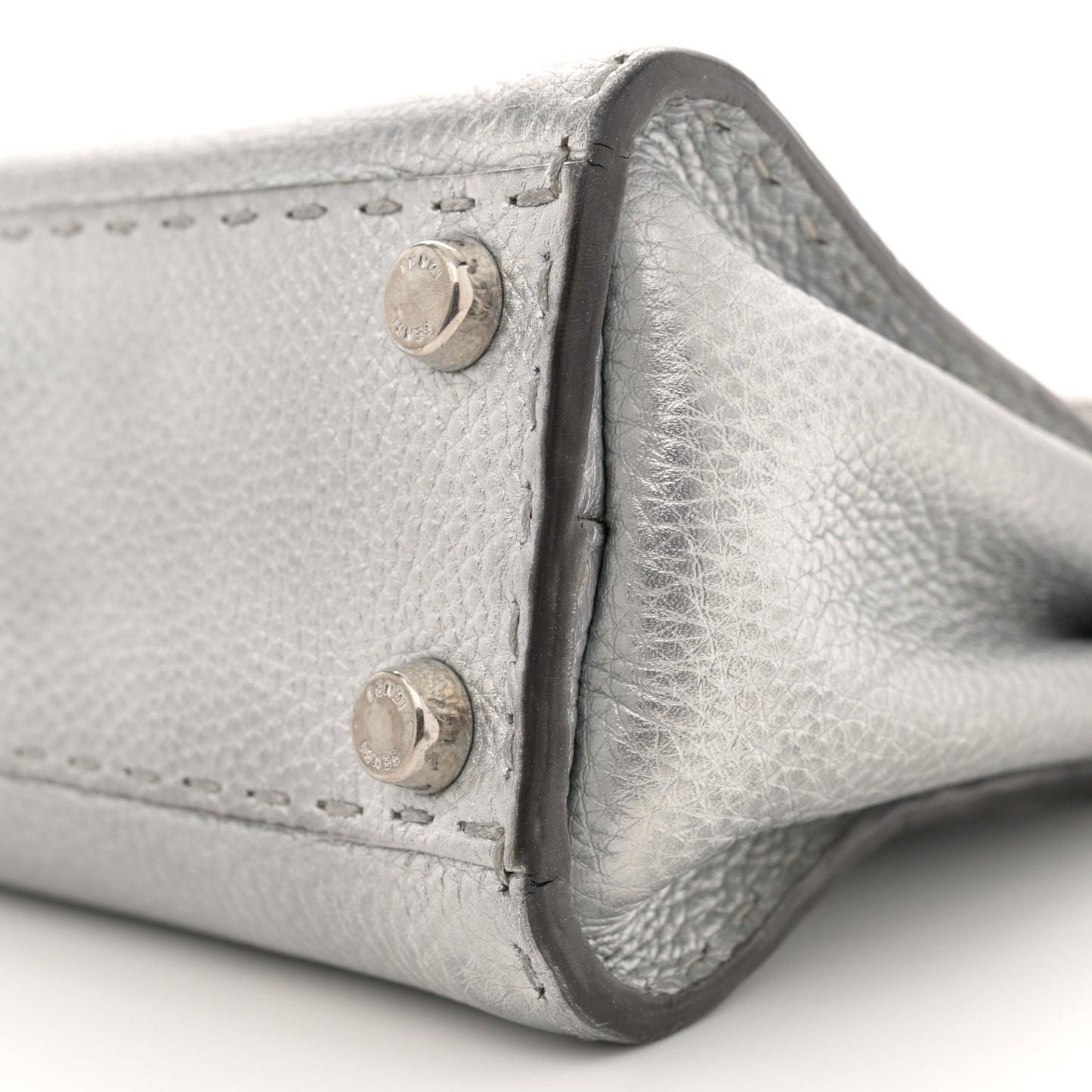 Cuoio Romano Lux Selleria Mini Peekaboo Iconic Satchel Argento