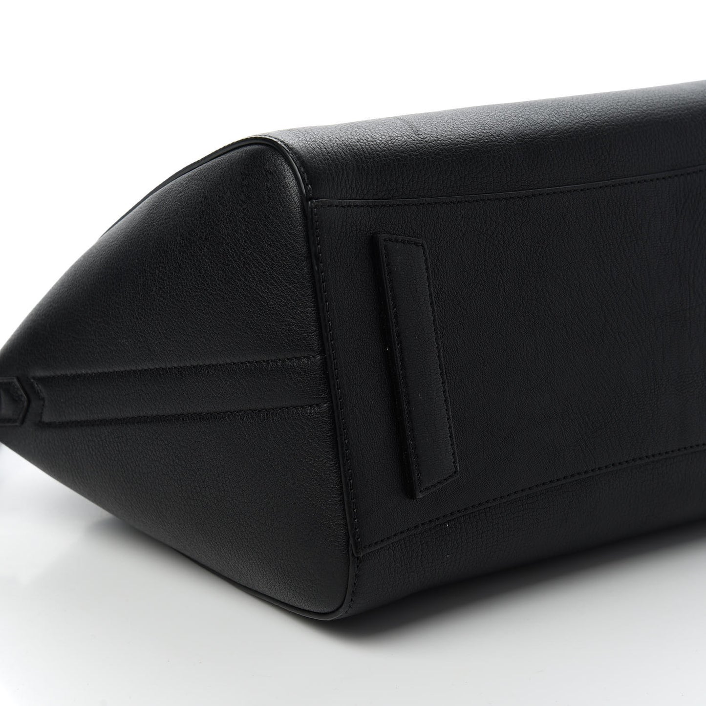 Sugar Goatskin Medium Antigona Black