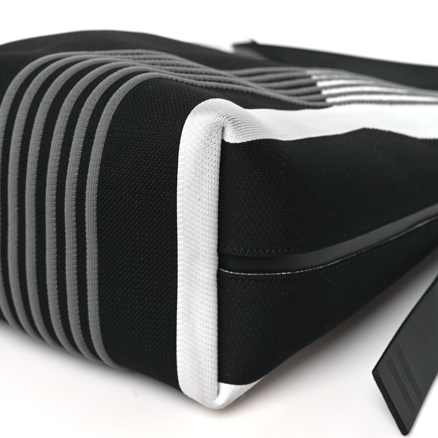 Technical Mesh Hunter Calfskin Etriviere Dynamo Shoulder Bag MM Black