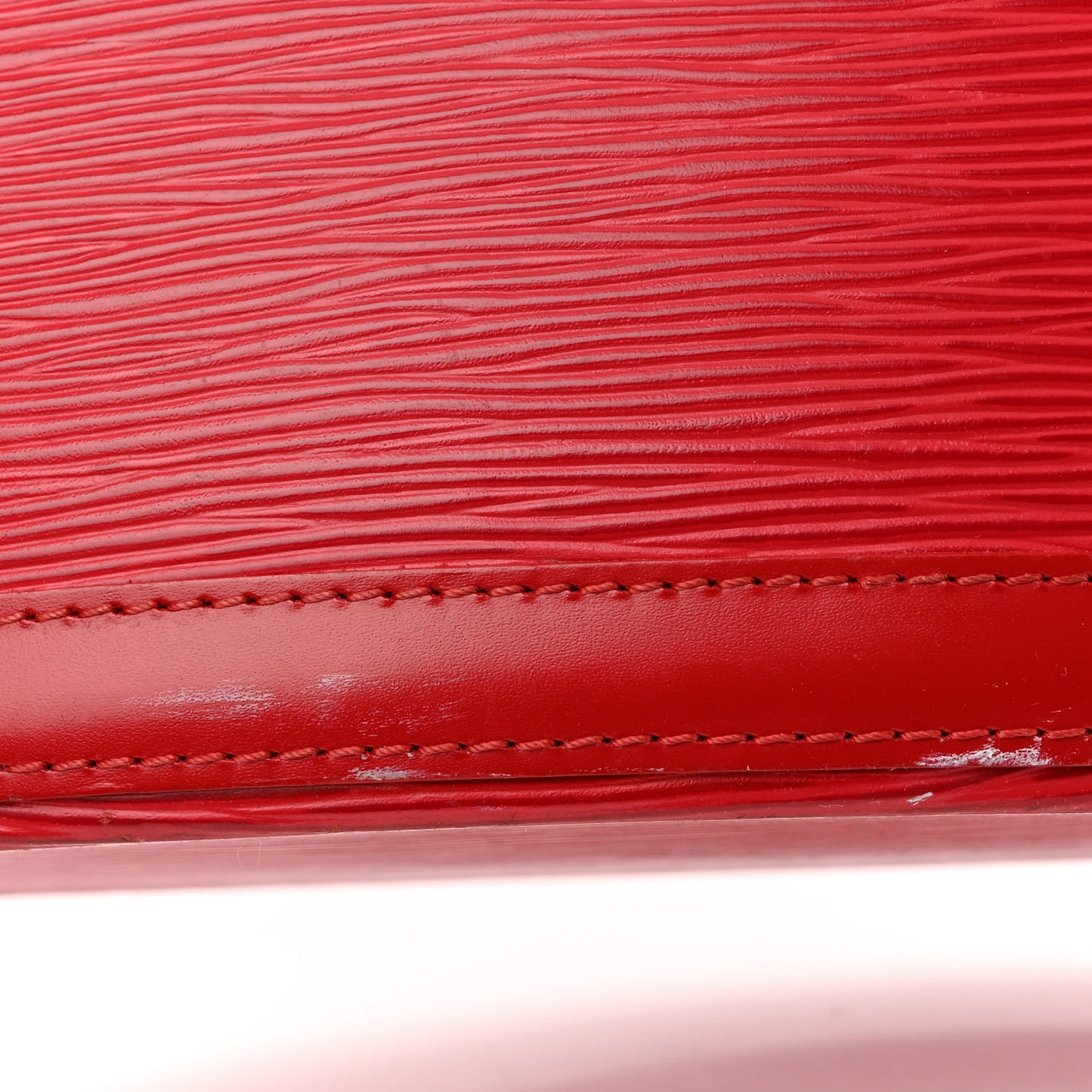 Epi Saint Jacques PM Long Straps Red