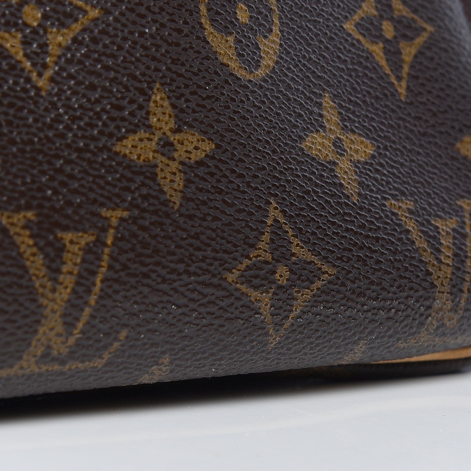 Louis Vuitton Monogram Batignolles Horizontal 26 of 32