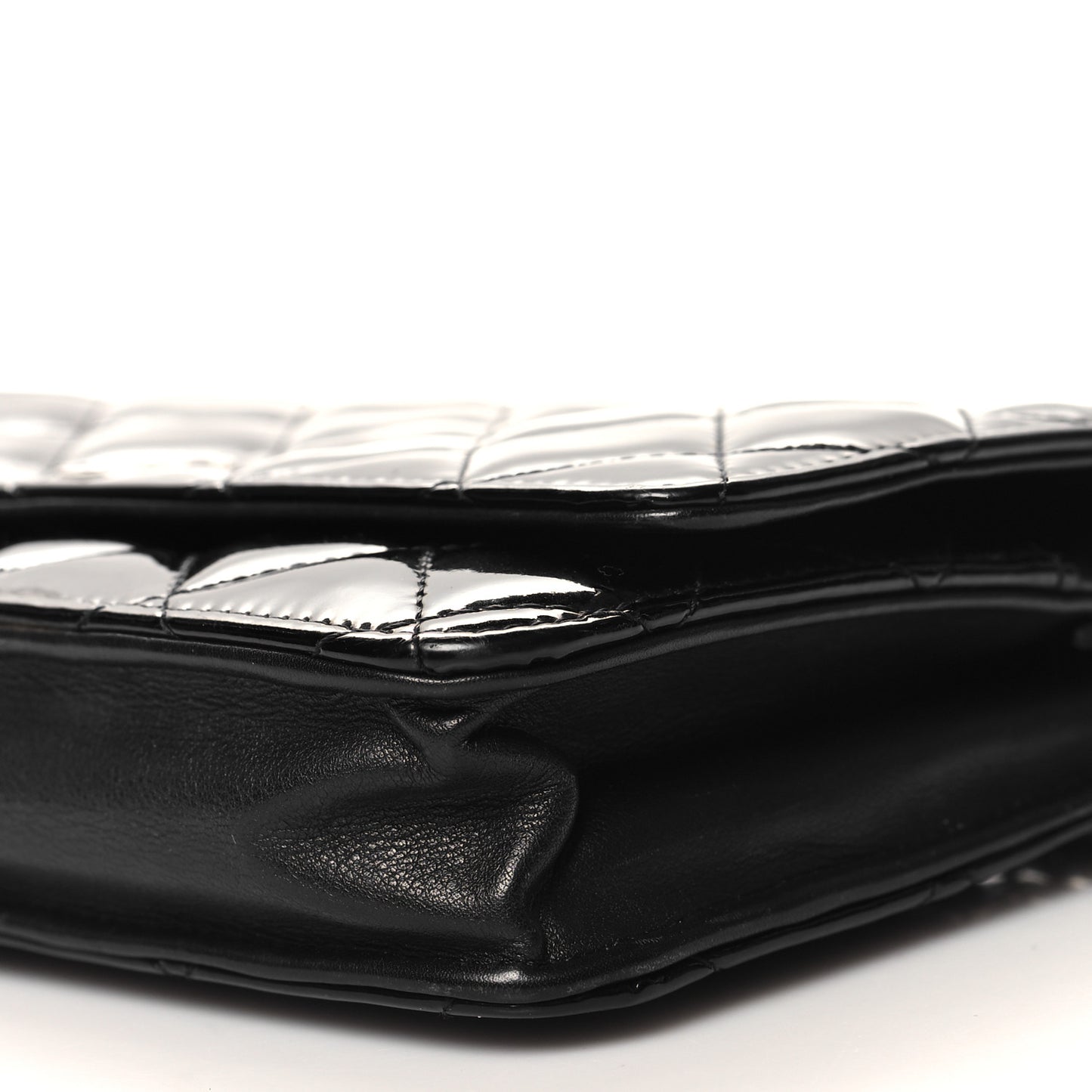 Patent Quilted Wallet On Chain WOC Black