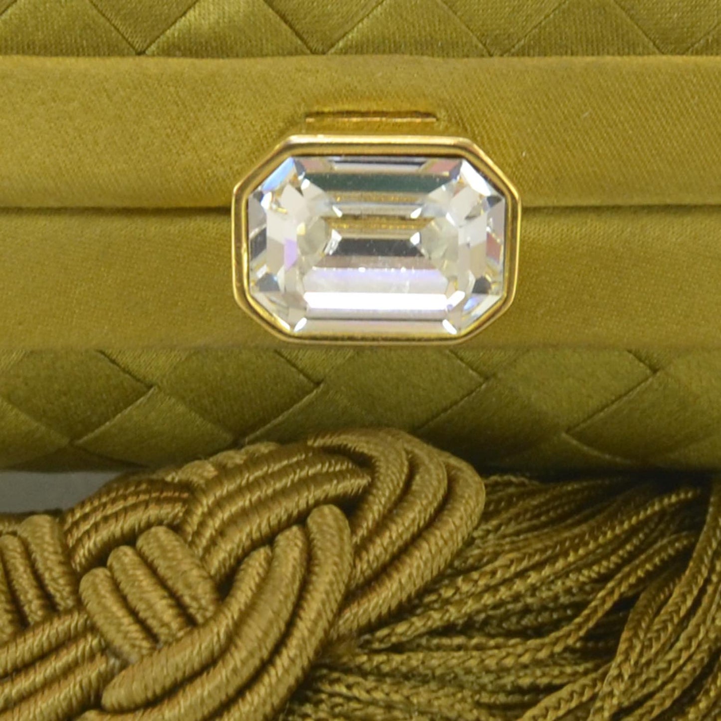 Silk Woven Intrecciato Tassel Clutch Green