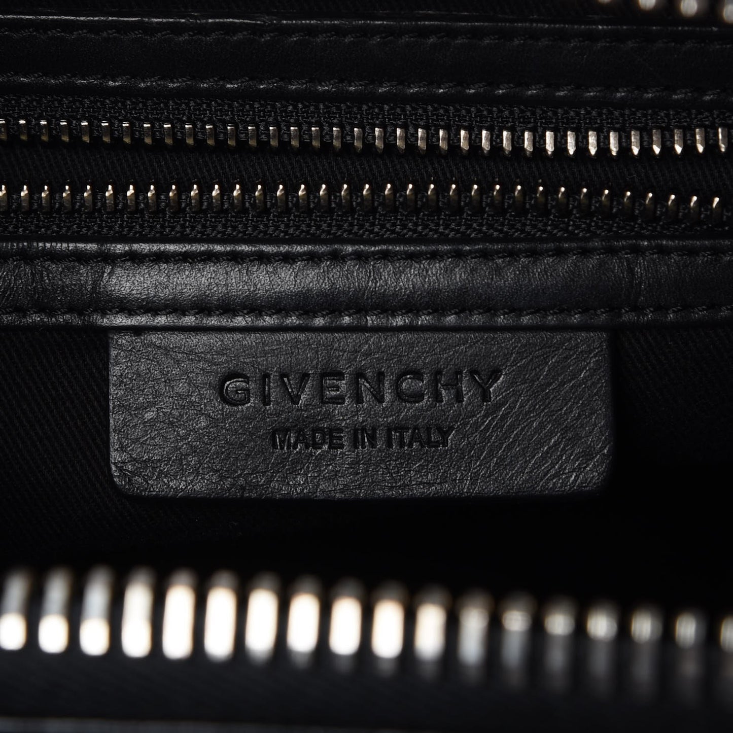 Shiny Lord Calfskin Small Antigona Black
