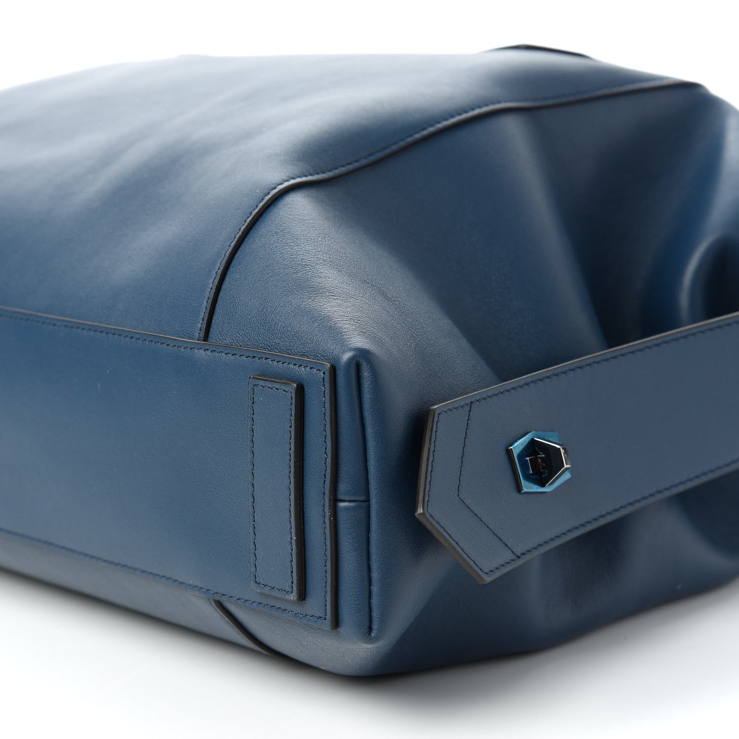 Smooth Calfskin Medium Soft Antigona Midnight
