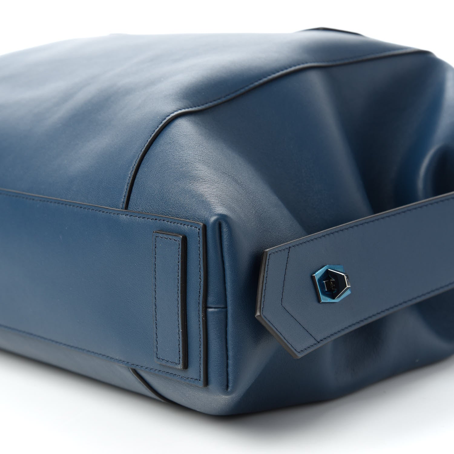 Givenchy Smooth Calfskin Medium Soft Antigona Midnight 7 of 10