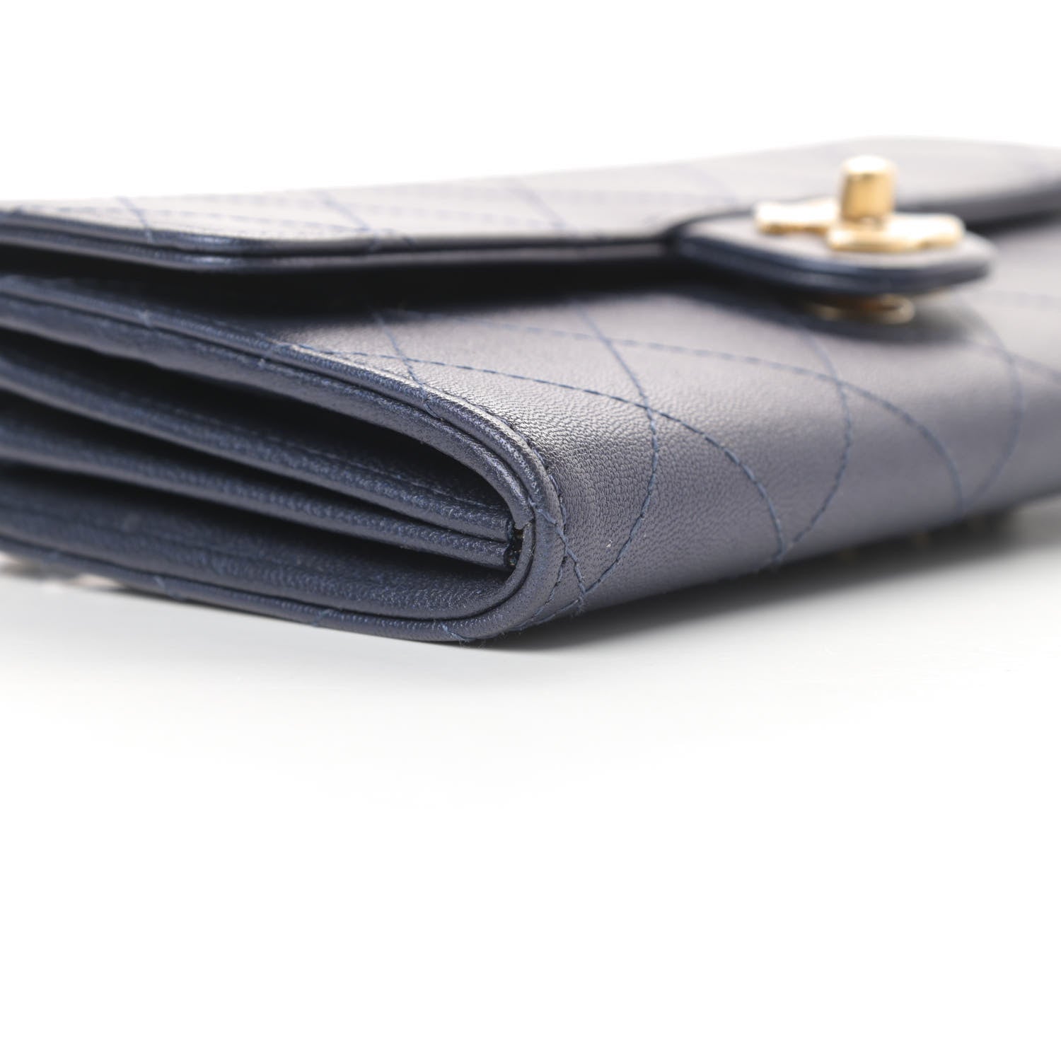 Chanel Iridescent Lambskin Quilted Chic Pearls Clutch With Chain Blue 10 of 12