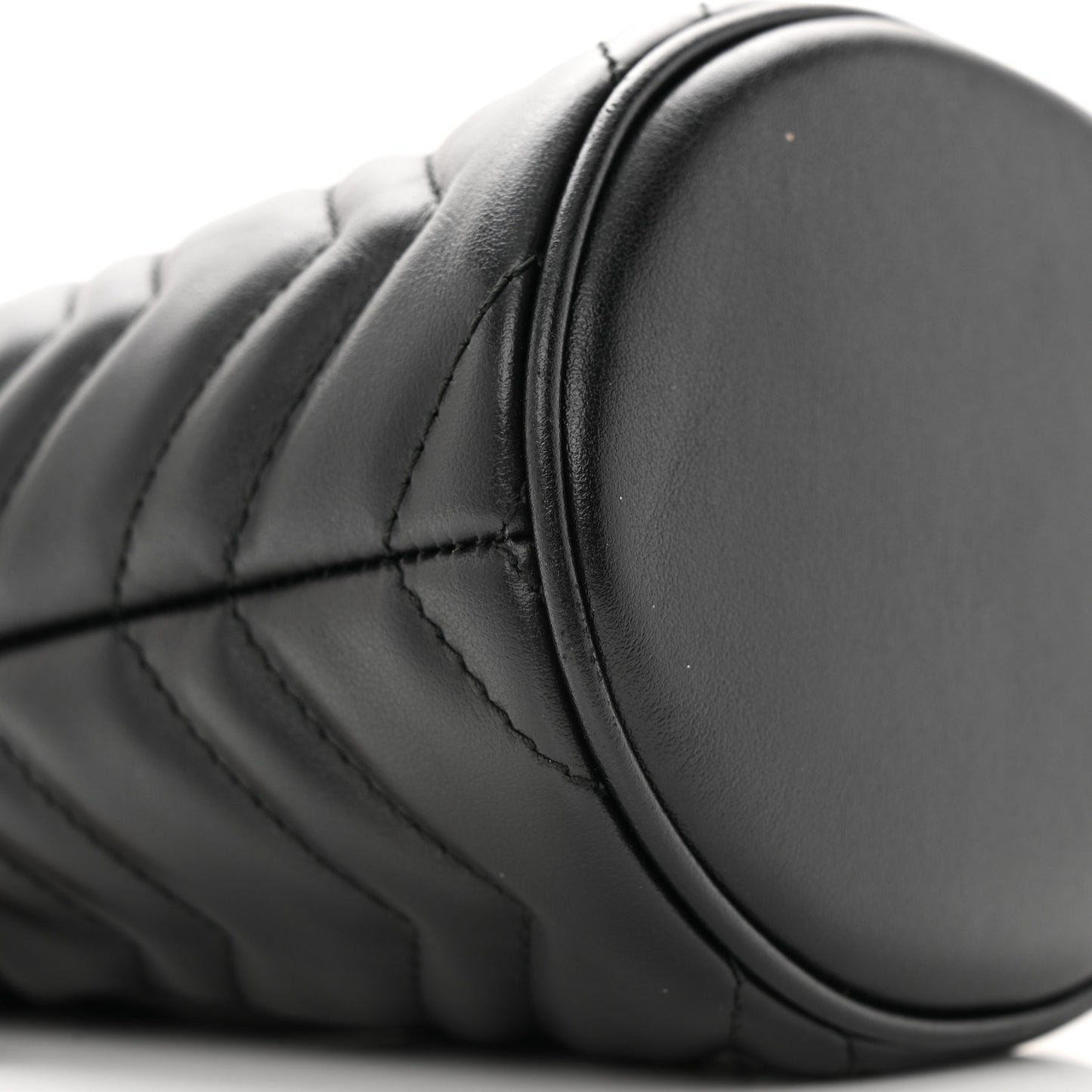 Calfskin Matelasse Mini GG Marmont 2.0 Bucket Bag Black