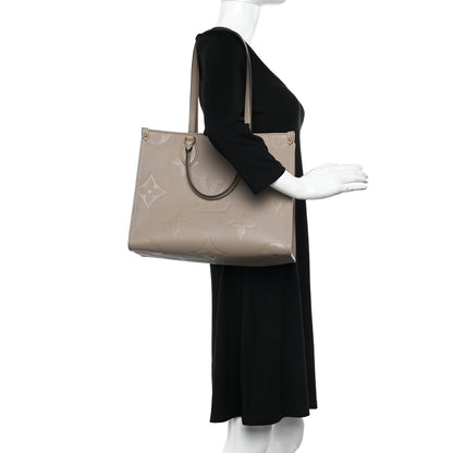 Louis Vuitton Empreinte Monogram Giant Onthego MM Tourterelle 2 of 9