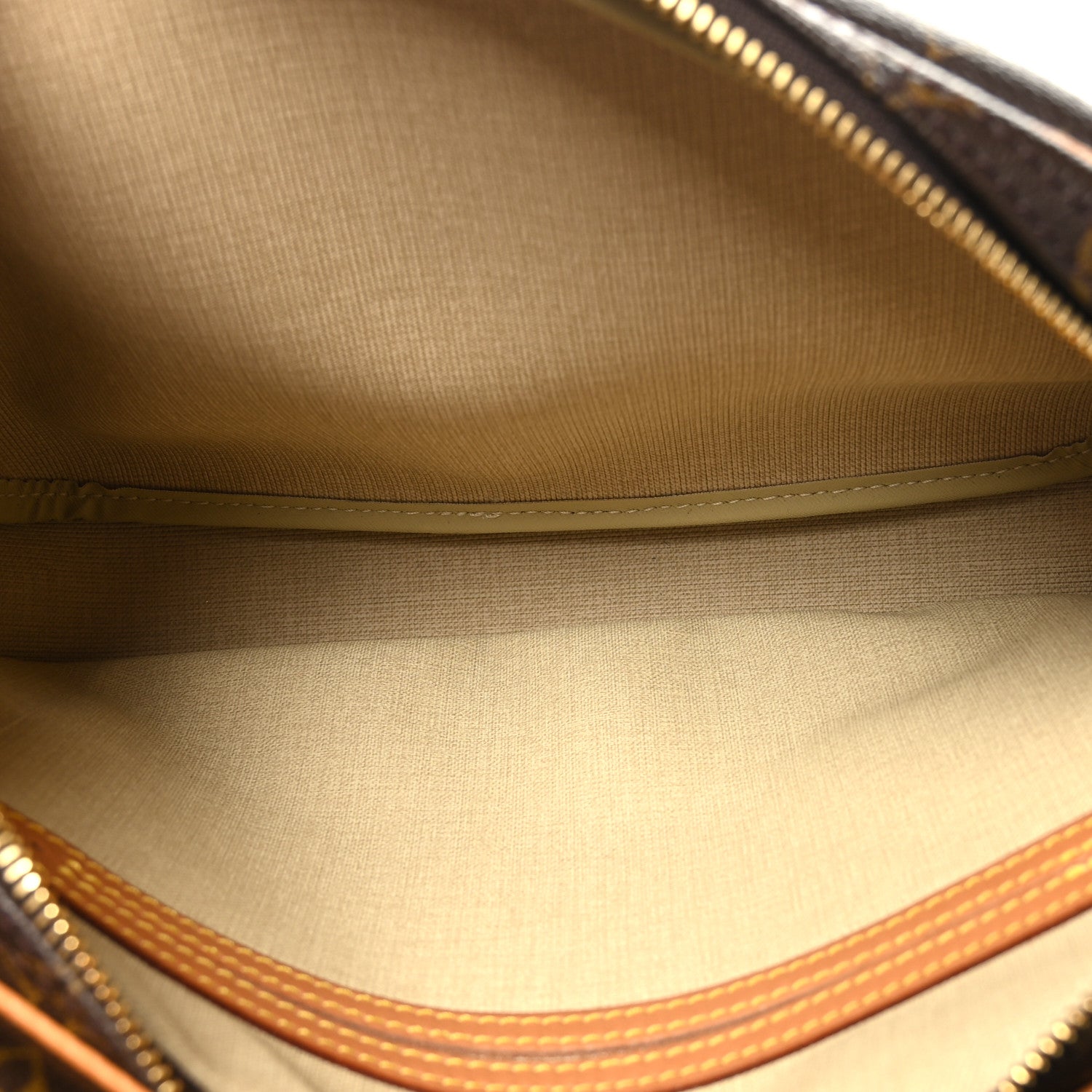 Louis Vuitton Monogram Reporter PM 6 of 9