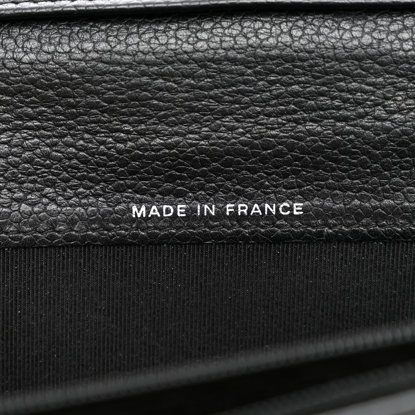 Caviar Quilted Yen Wallet Black