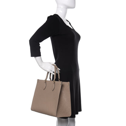 Louis Vuitton Empreinte Monogram Giant Onthego MM Tourterelle 3 of 10