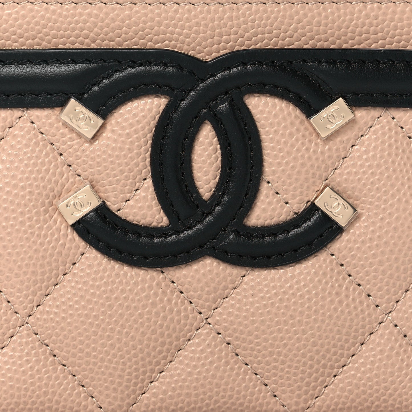 Caviar Quilted Filigree Card Holder Beige Black