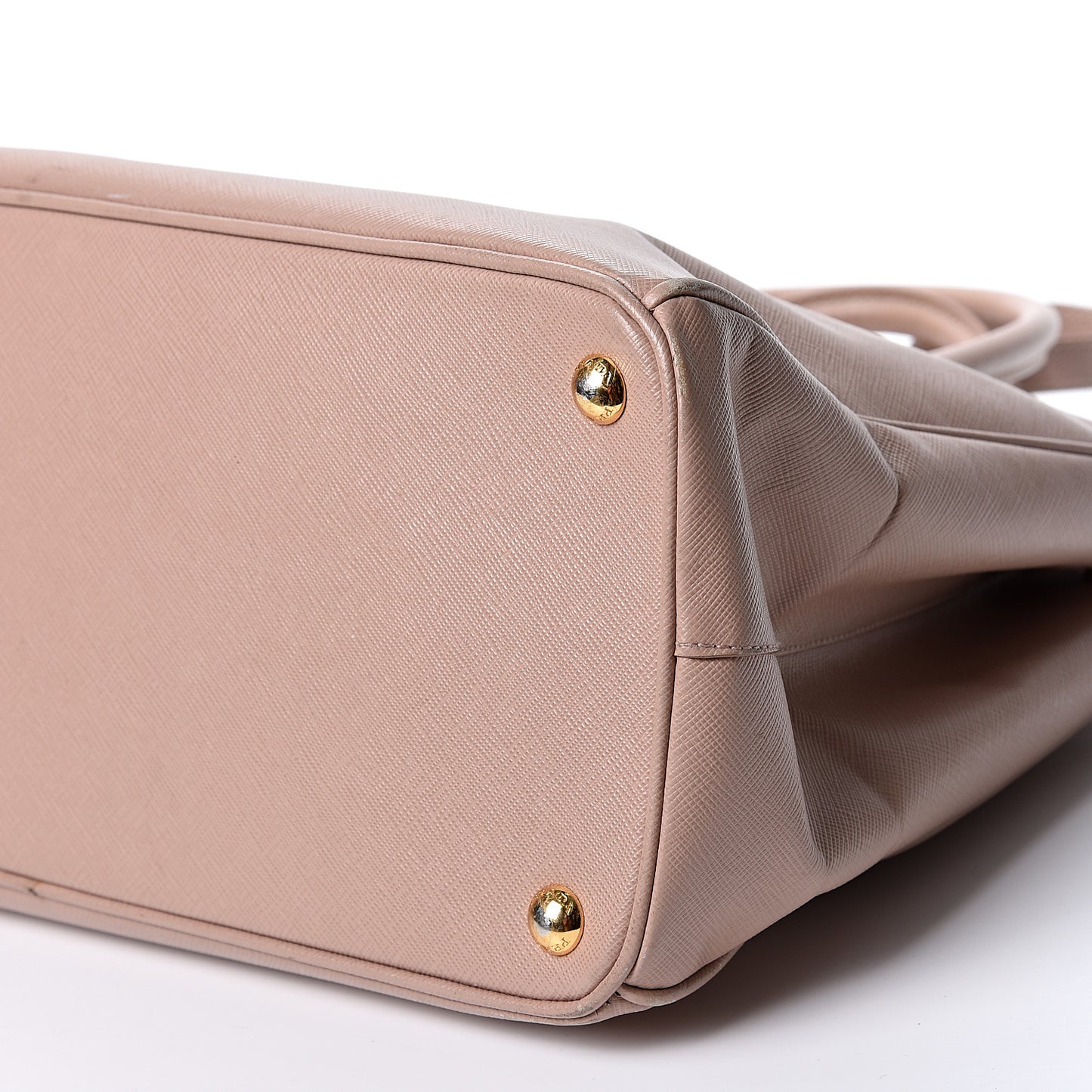 Saffiano Medium Galleria Double Zip Tote Cammeo